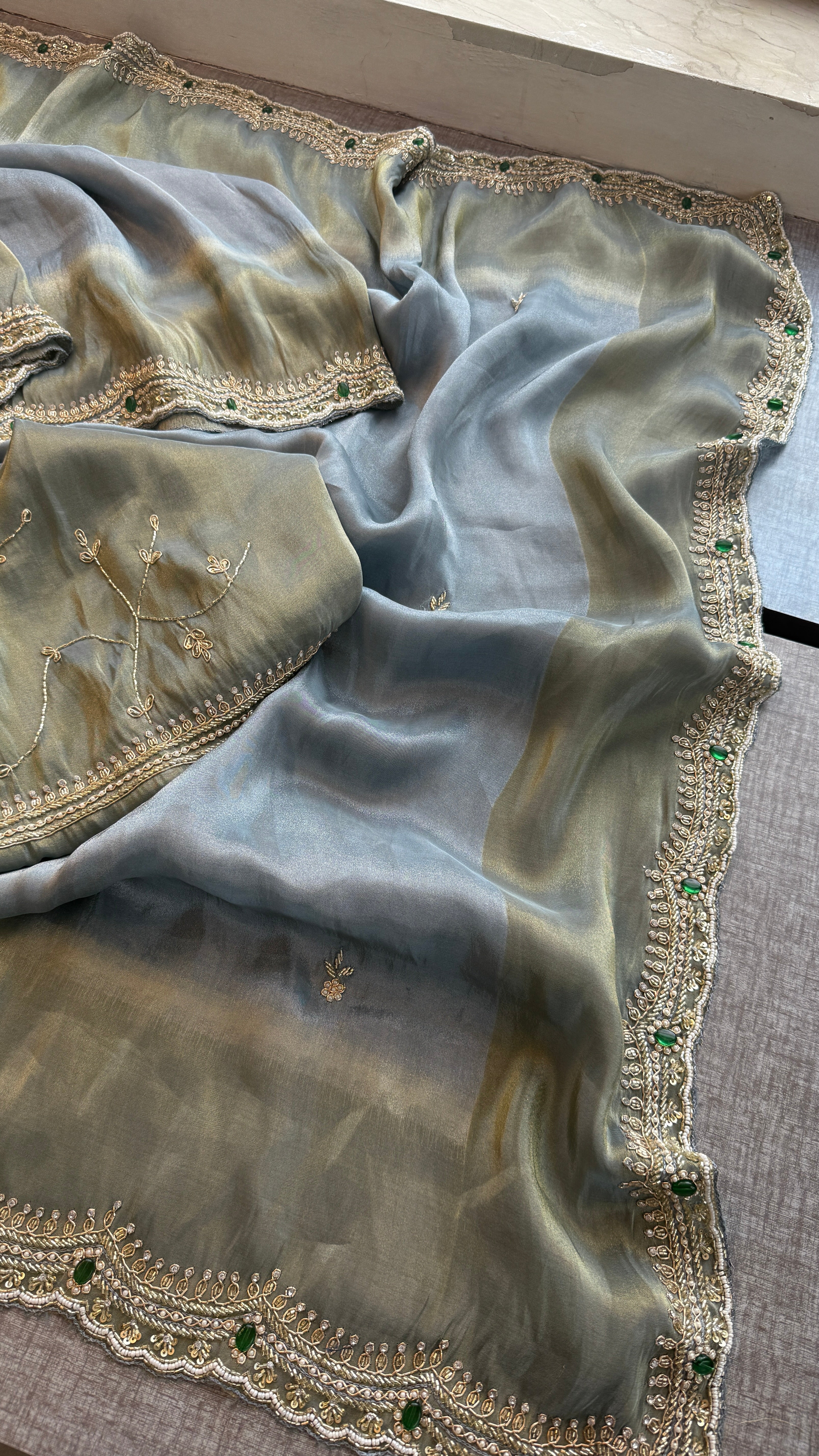 Pure tissue munga silk with stone work