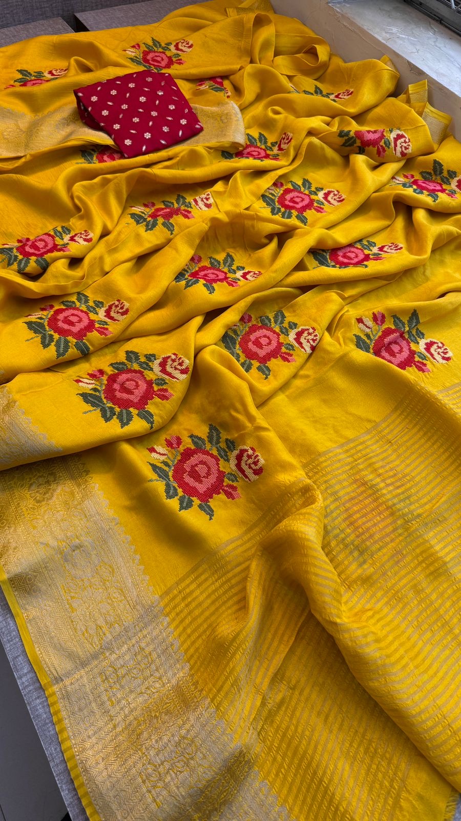 Elegant Soft Munga Silk Banarasi Saree with Multi-Thread Embroidery & Rich Zari Weaving