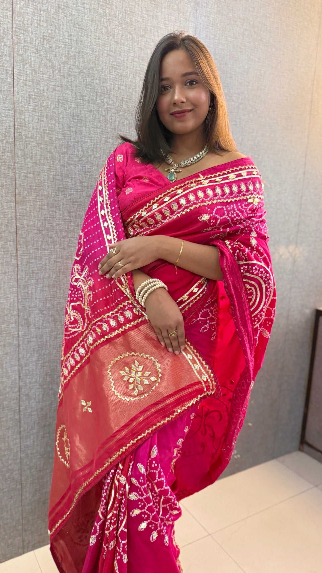 Premium Russian Silk Hand Weaving Saree with Intricate Zari Work – Festive & Wedding Collection