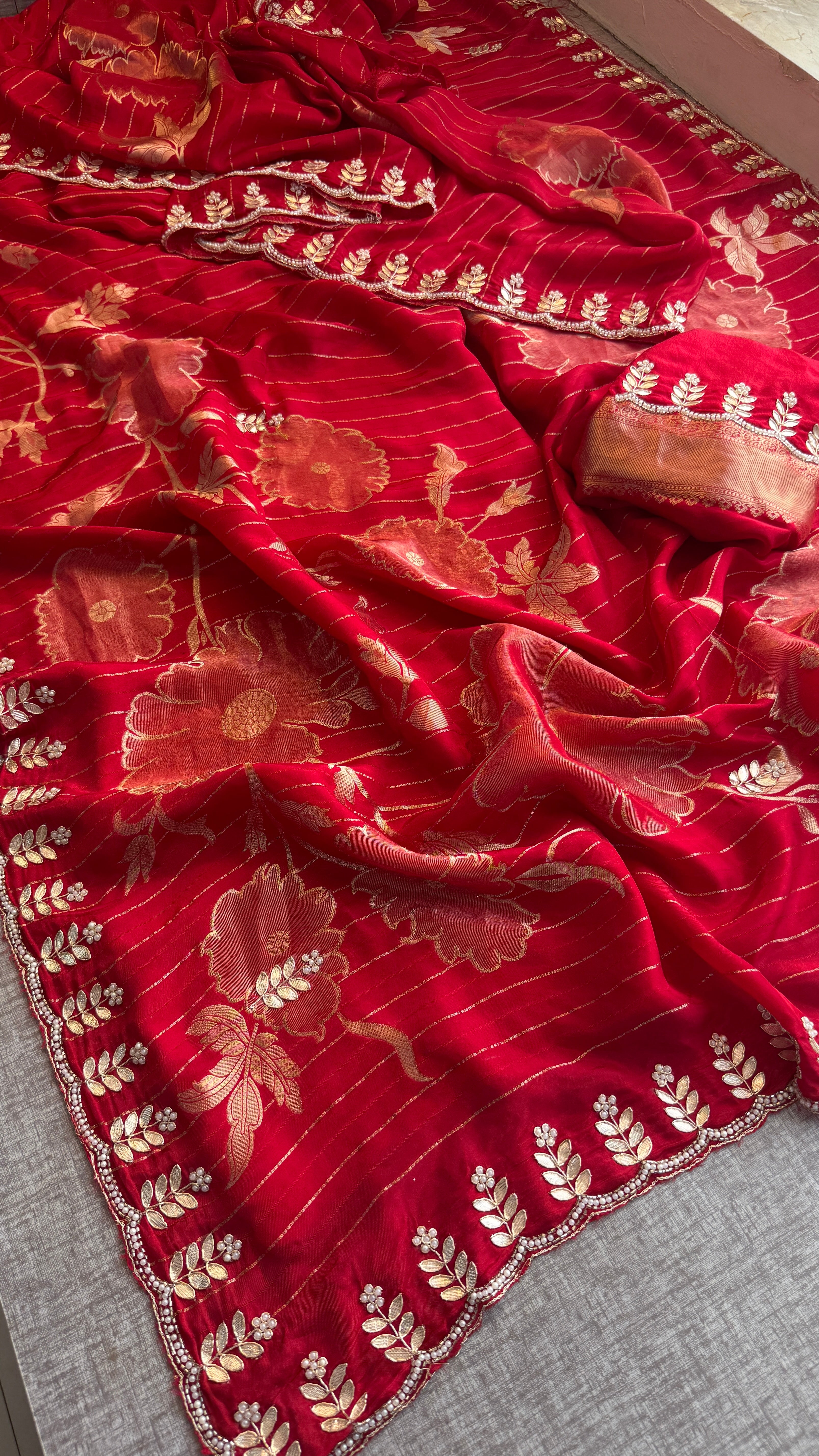 Munga silk saree with scallop border