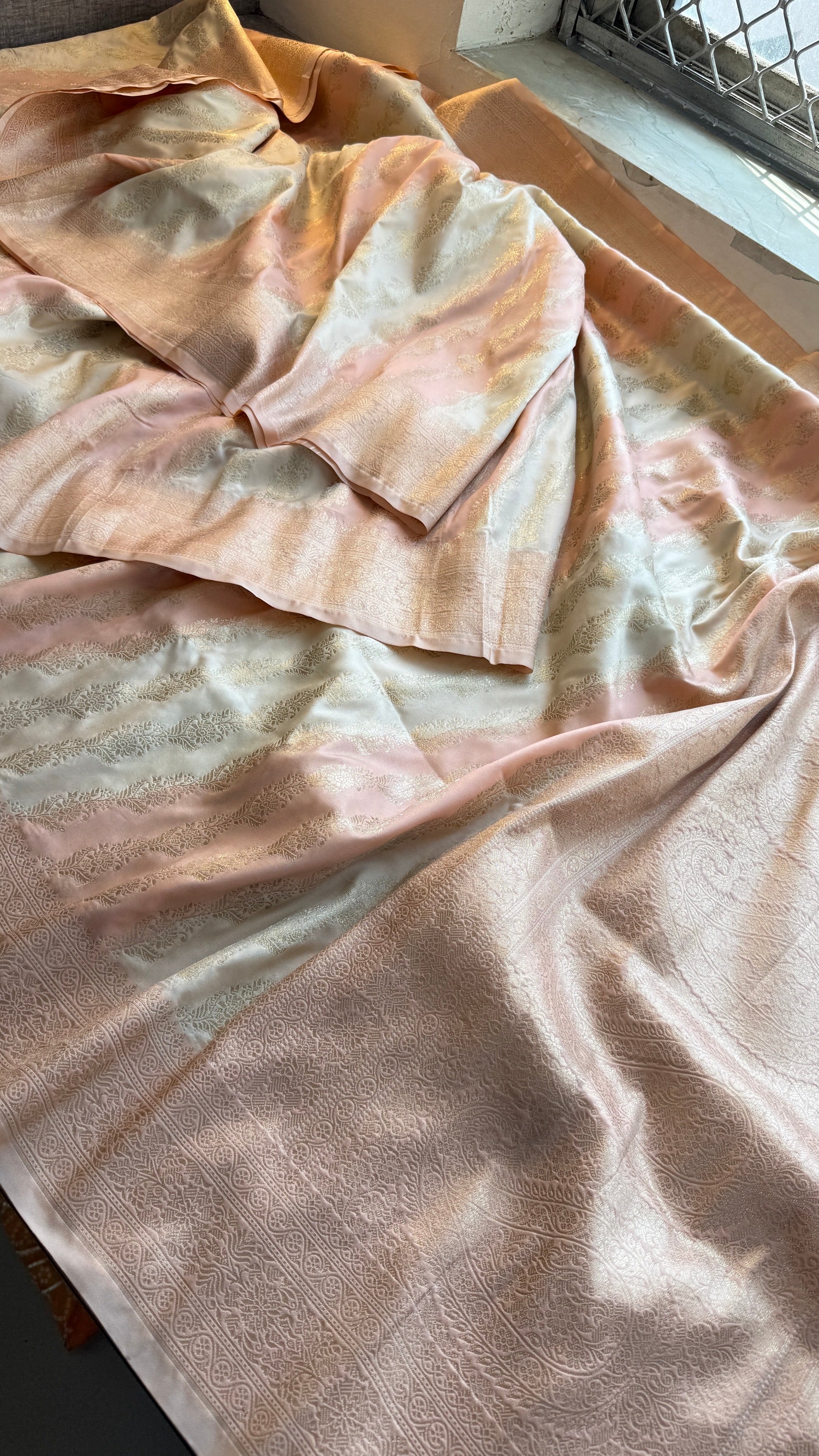 Soft Munga Silk Meena Banarasi Weaving Saree – Classic Royal Banarasi Elegance