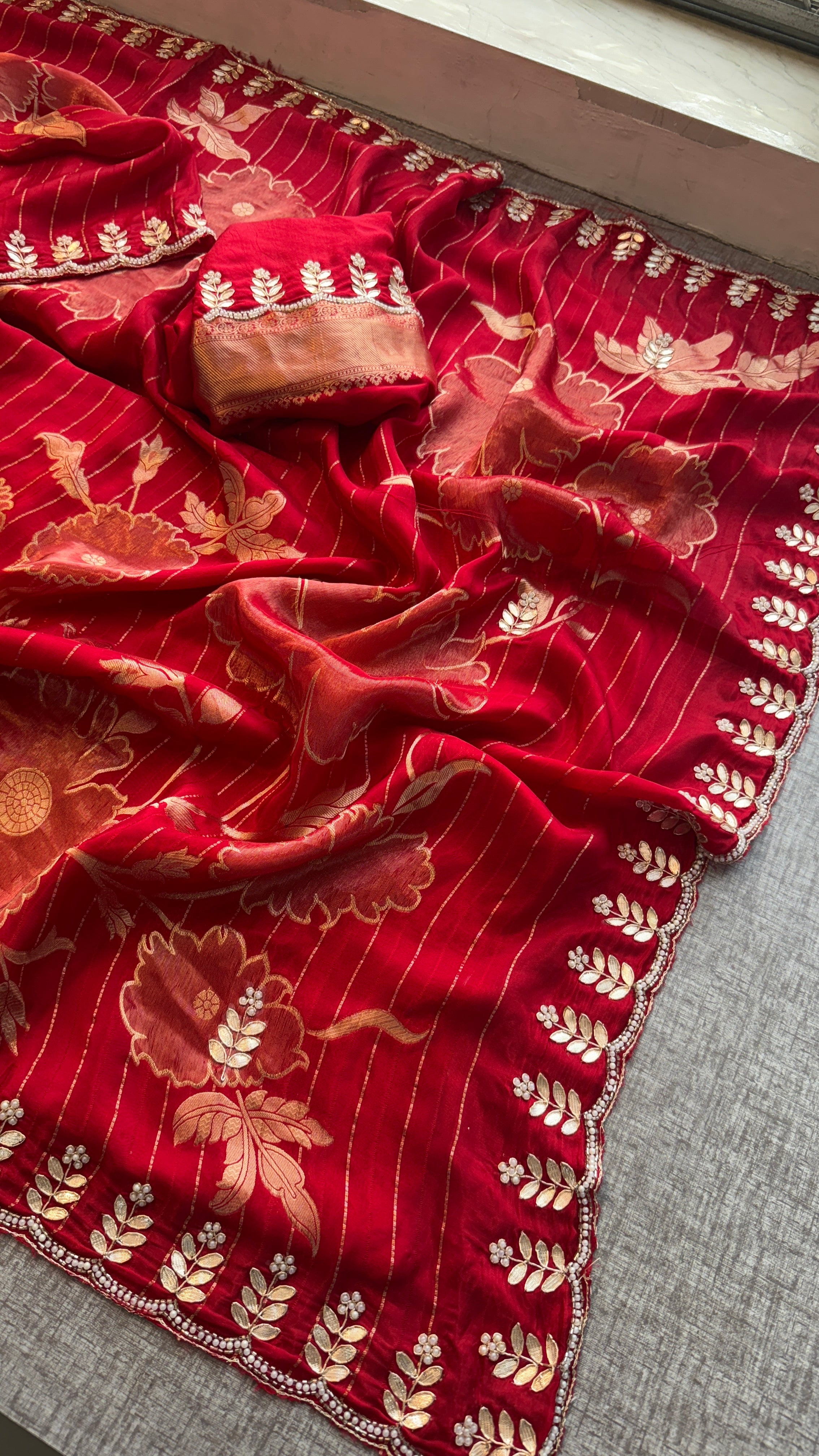 Munga silk saree with scallop border