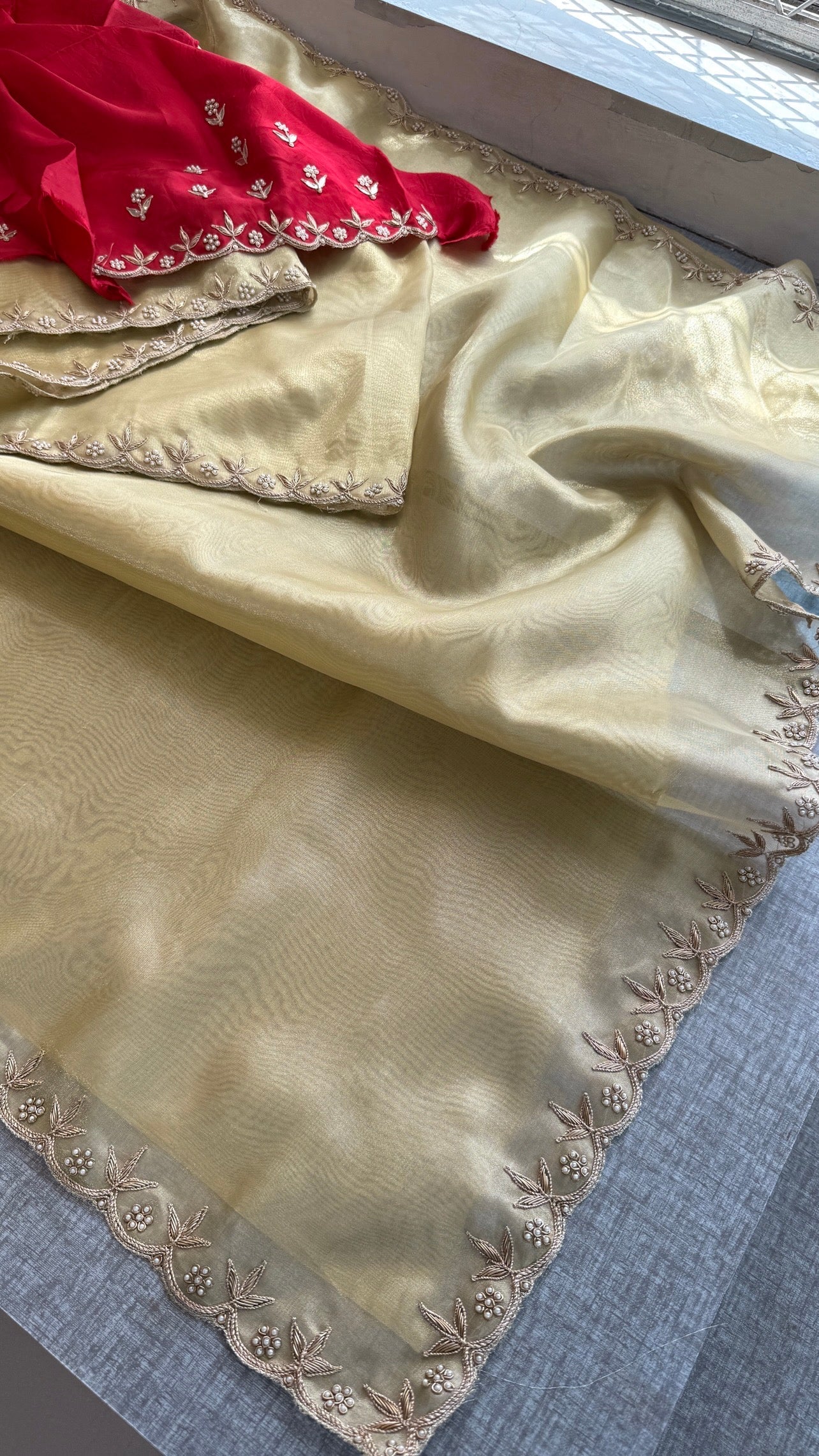 Tissue silk Saree with scallop border all over the Saree