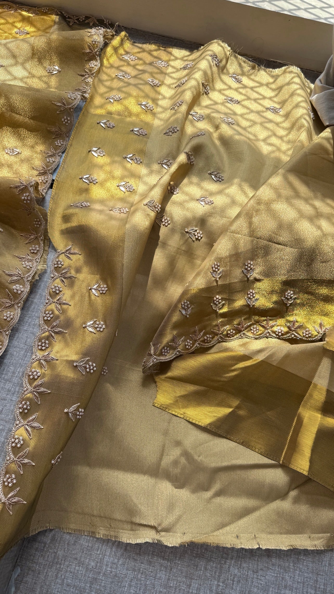 Pure Tissue Silk Banarasi Saree with Moti Work | Handloom Scallop Border Saree