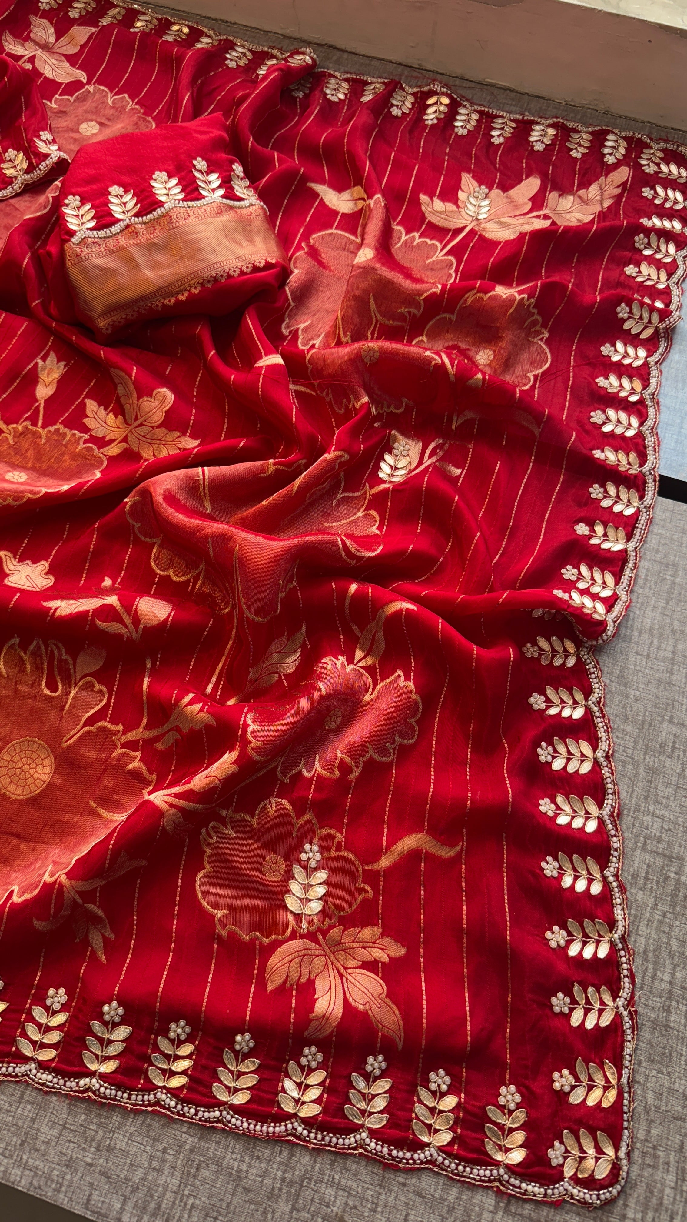 Munga silk saree with scallop border