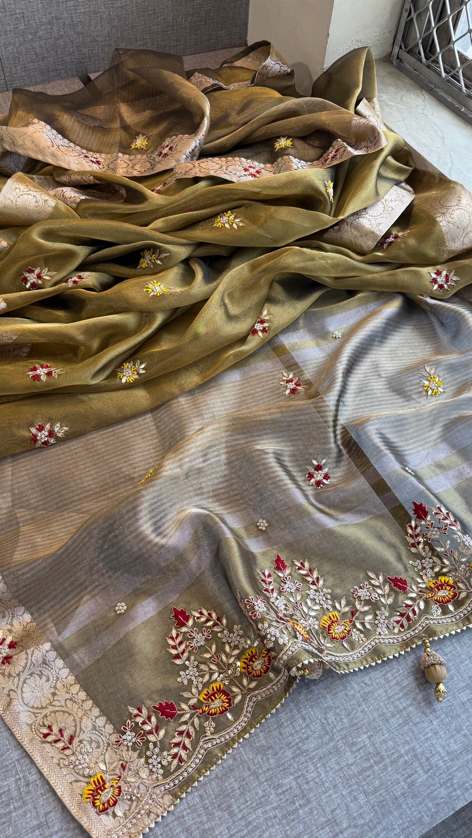 Tissue Silk Banarasi Saree with Gotapatti, Zardozi & Pearl Handwork – Heavy Designer Pallu