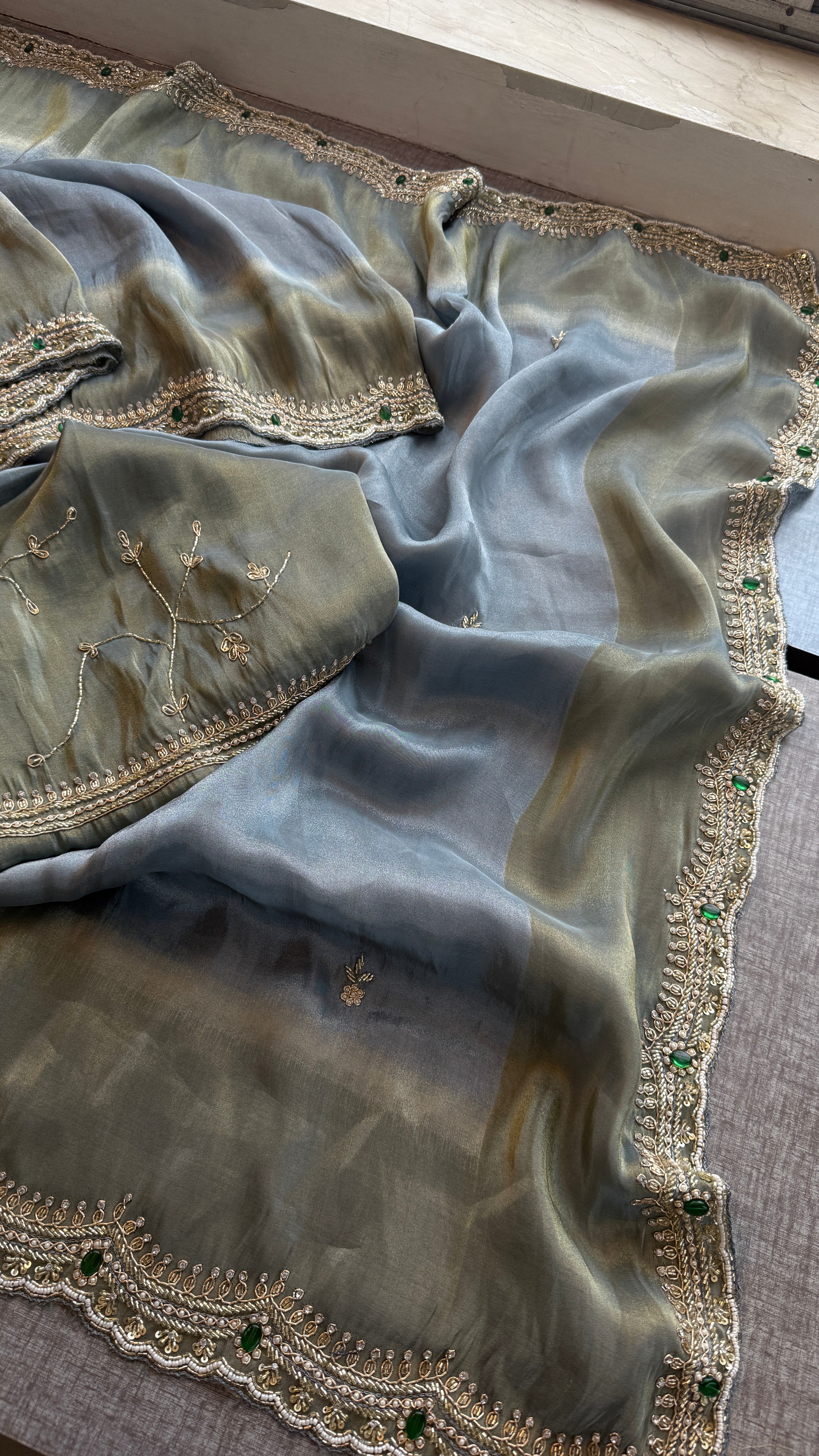 Pure tissue munga silk with stone work