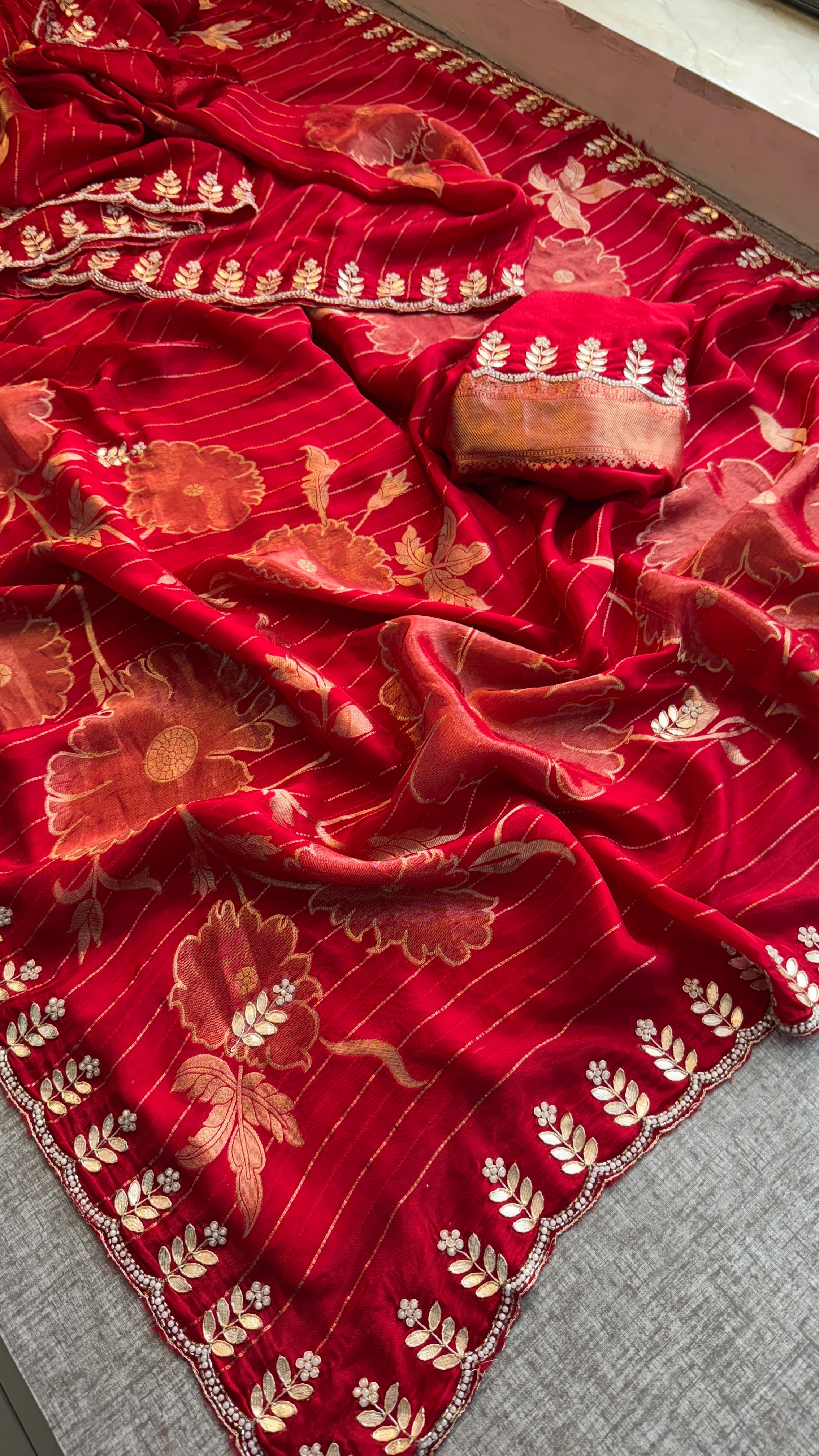 Munga silk saree with scallop border