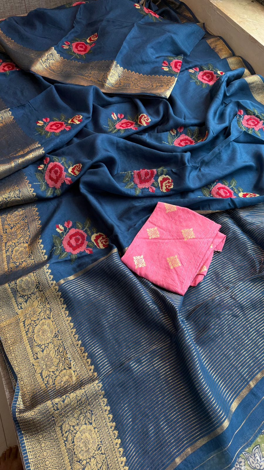Elegant Soft Munga Silk Banarasi Saree with Multi-Thread Embroidery & Rich Zari Weaving
