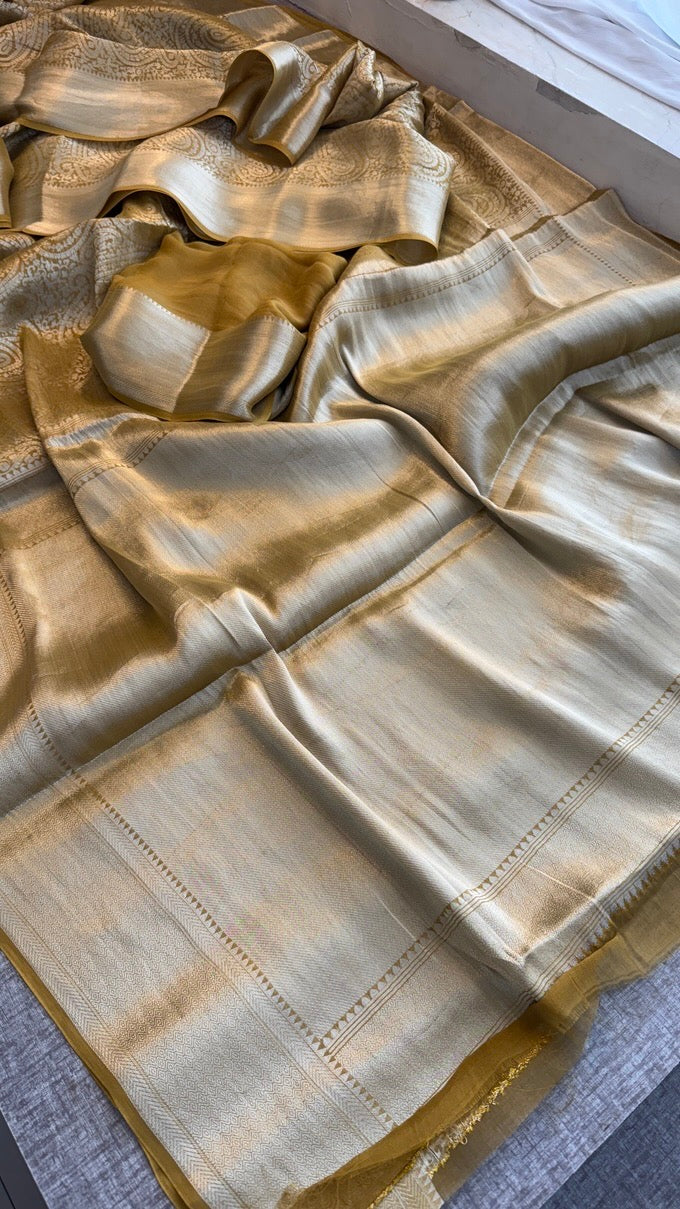 Khaddi Georgette Banarasi Weaving Saree with Elegant Zari Border – Soft Festive Drape