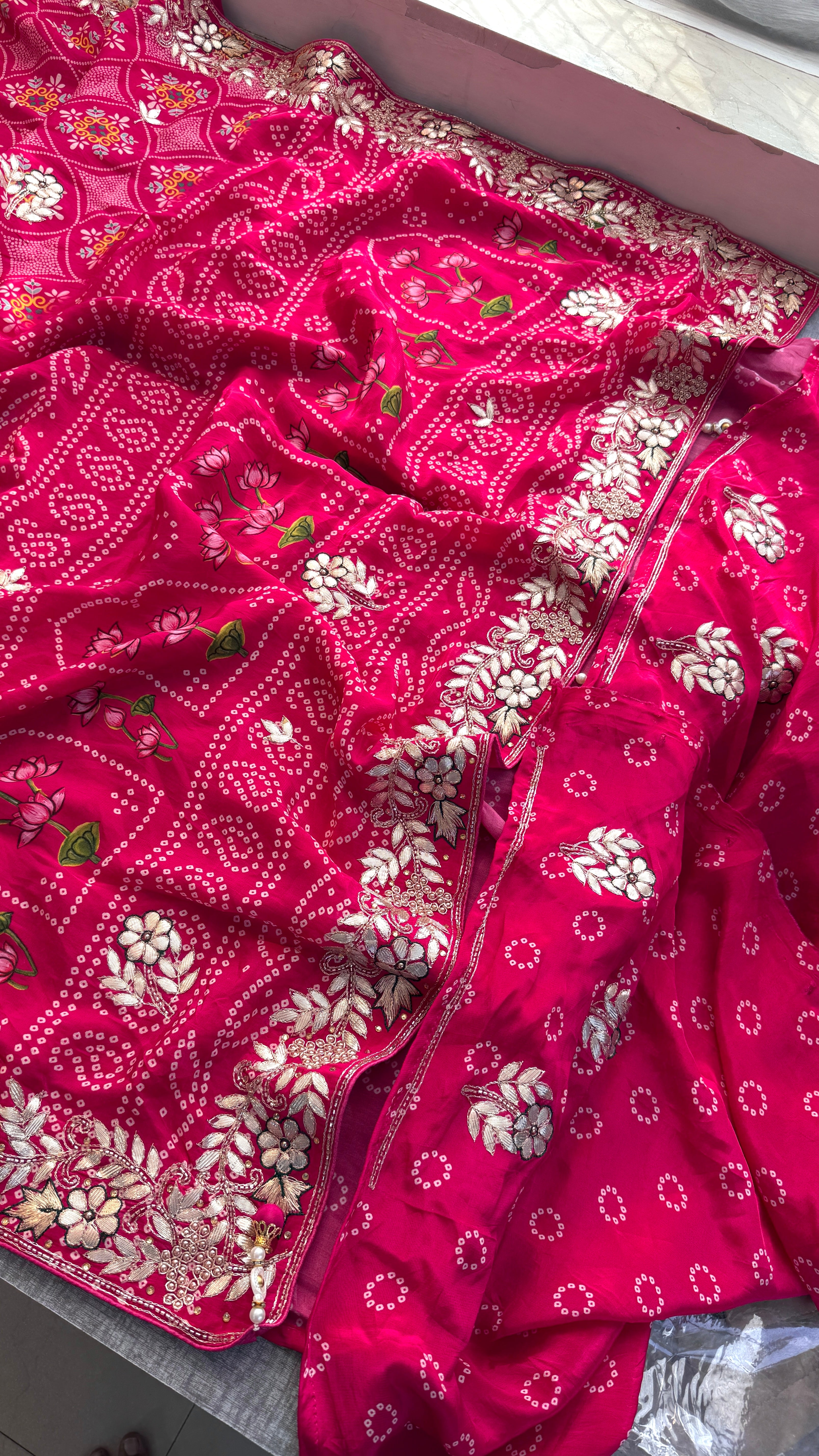 Soft Munga crepe silk saree with gotapatti