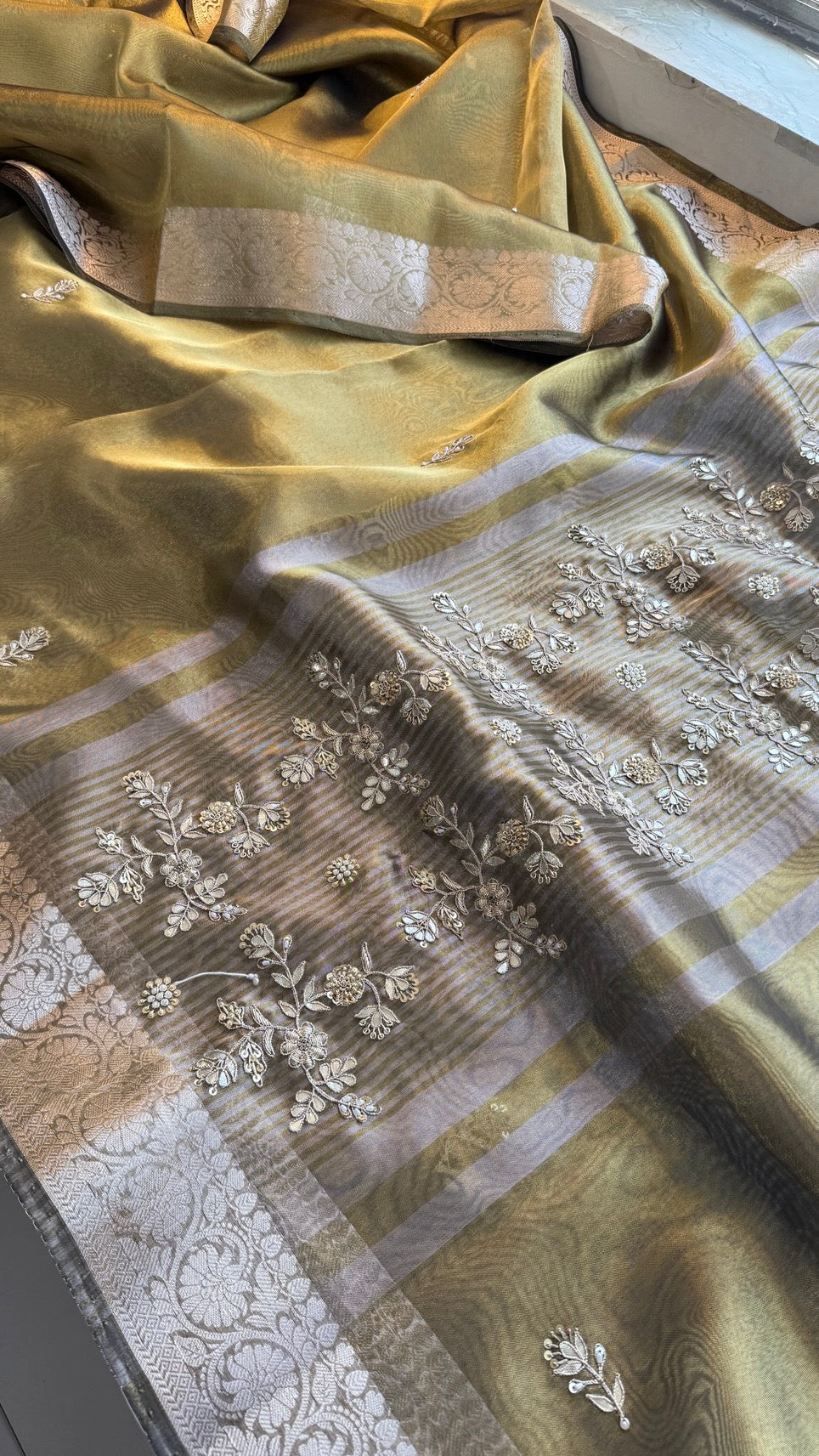 Pure Soft Silk Banarasi Weaving Saree with Zardozi Gotapatti & Pearl Sequins Pallu