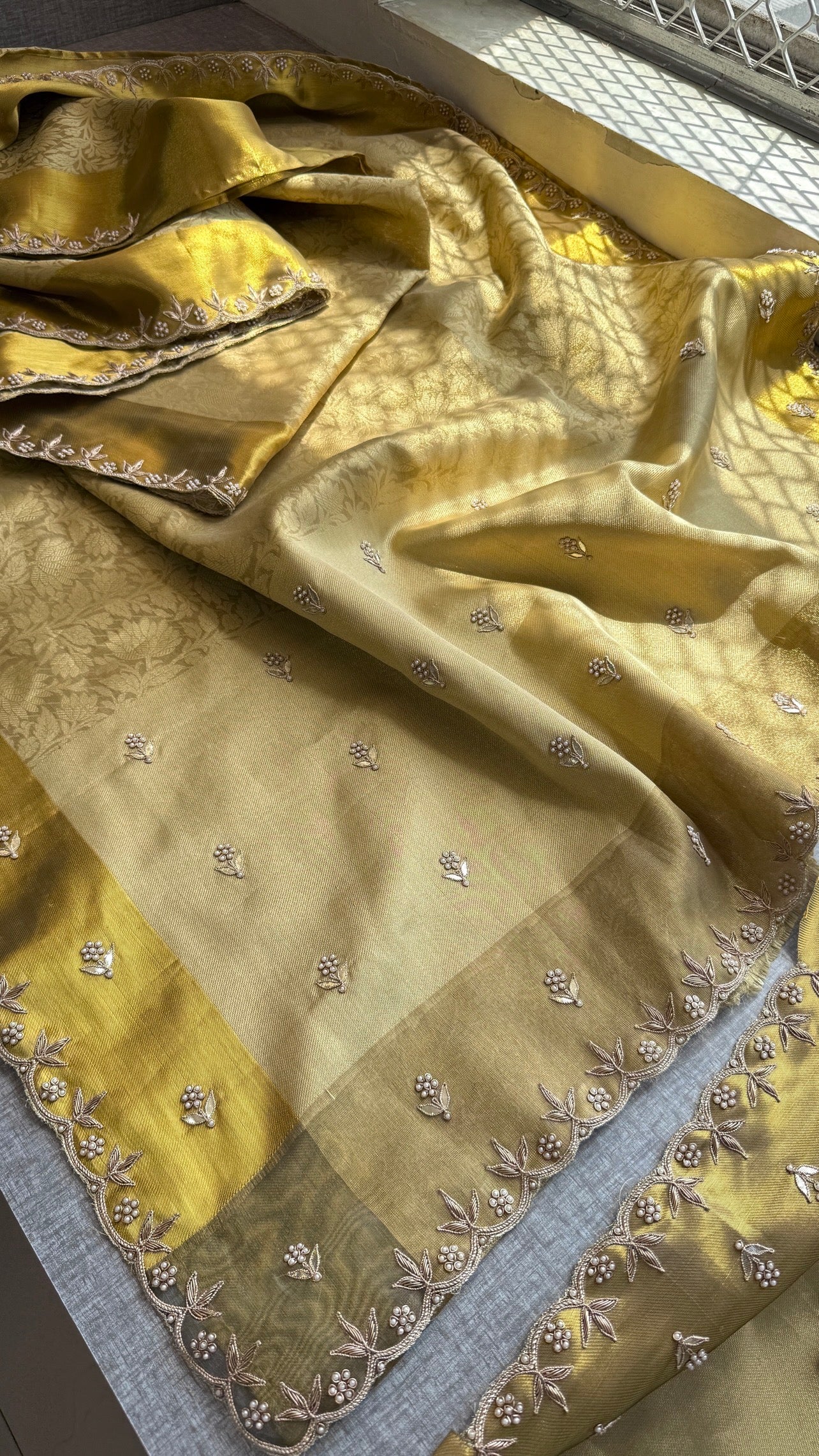 Pure Tissue Silk Banarasi Saree with Moti Work | Handloom Scallop Border Saree
