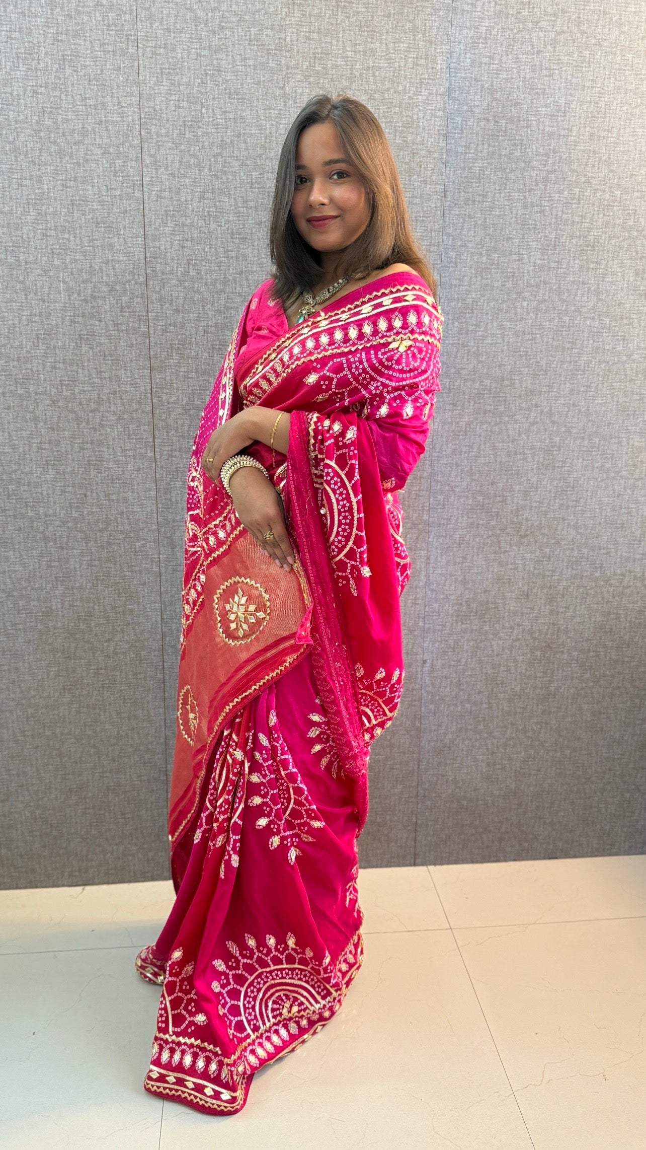 Premium Russian Silk Hand Weaving Saree with Intricate Zari Work – Festive & Wedding Collection