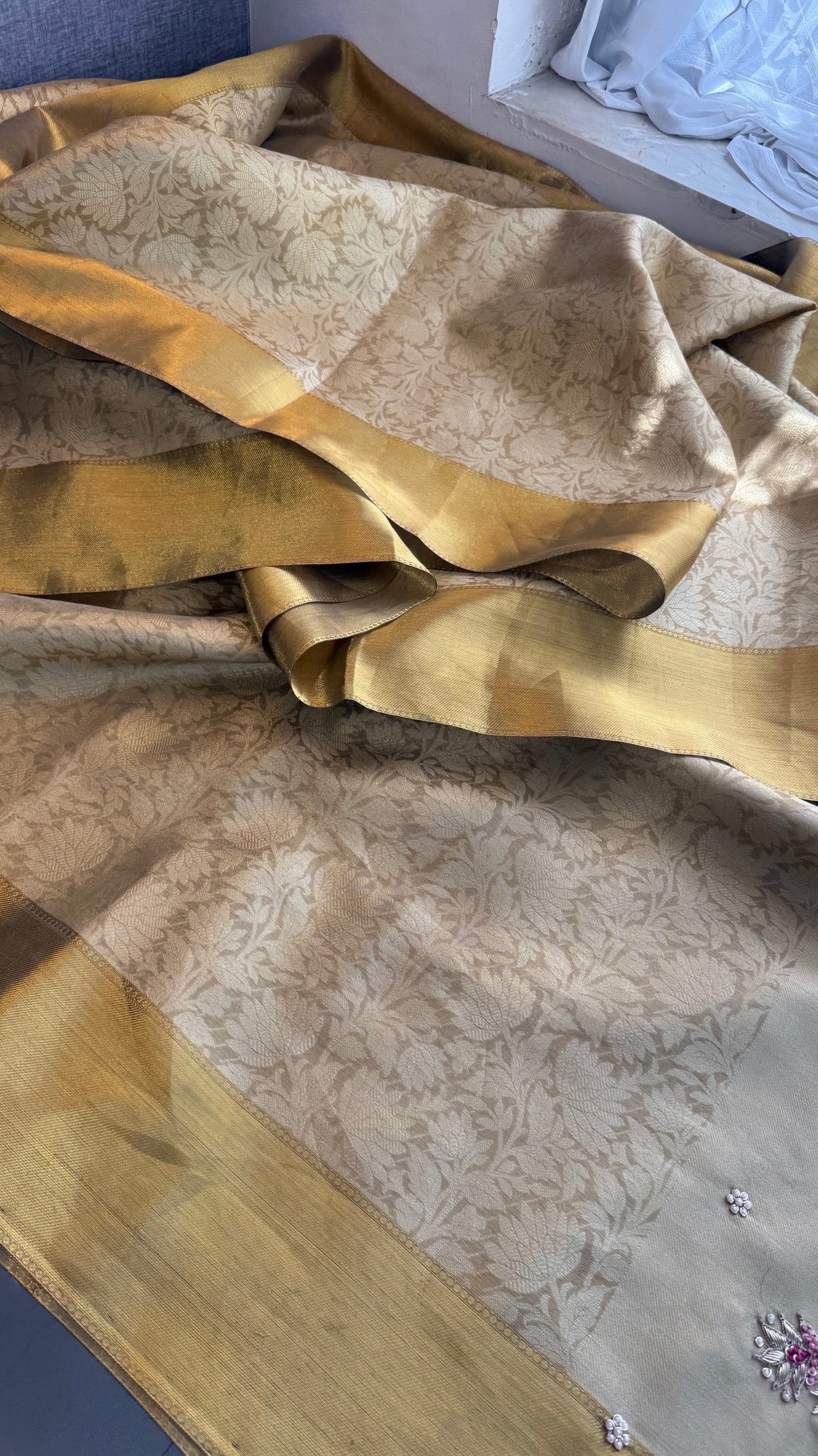 Banarasi Tissue Saree With Heavy work over Pallu