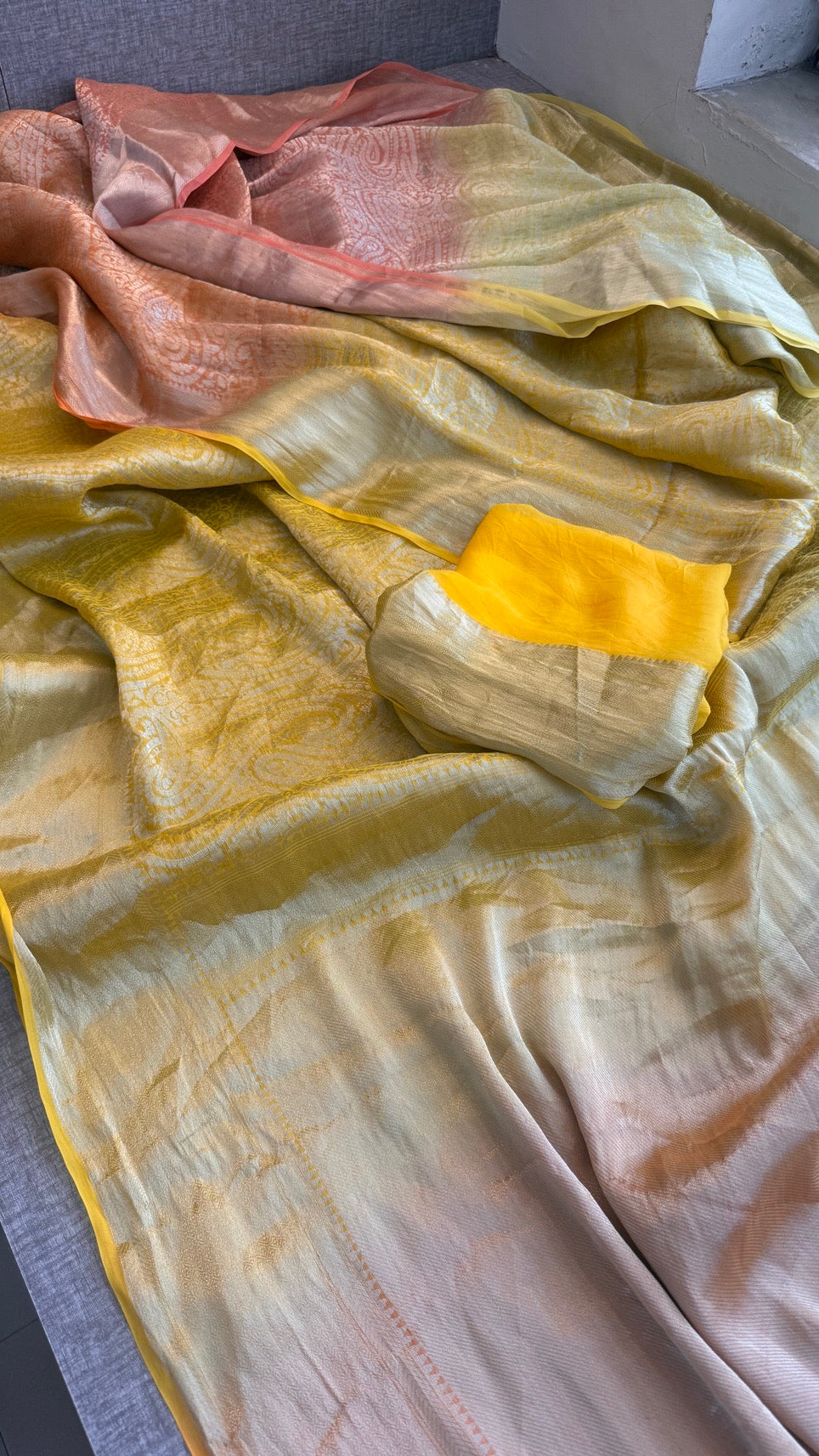 Khaddi Georgette Banarasi Weaving Saree with Elegant Zari Border – Soft Festive Drape