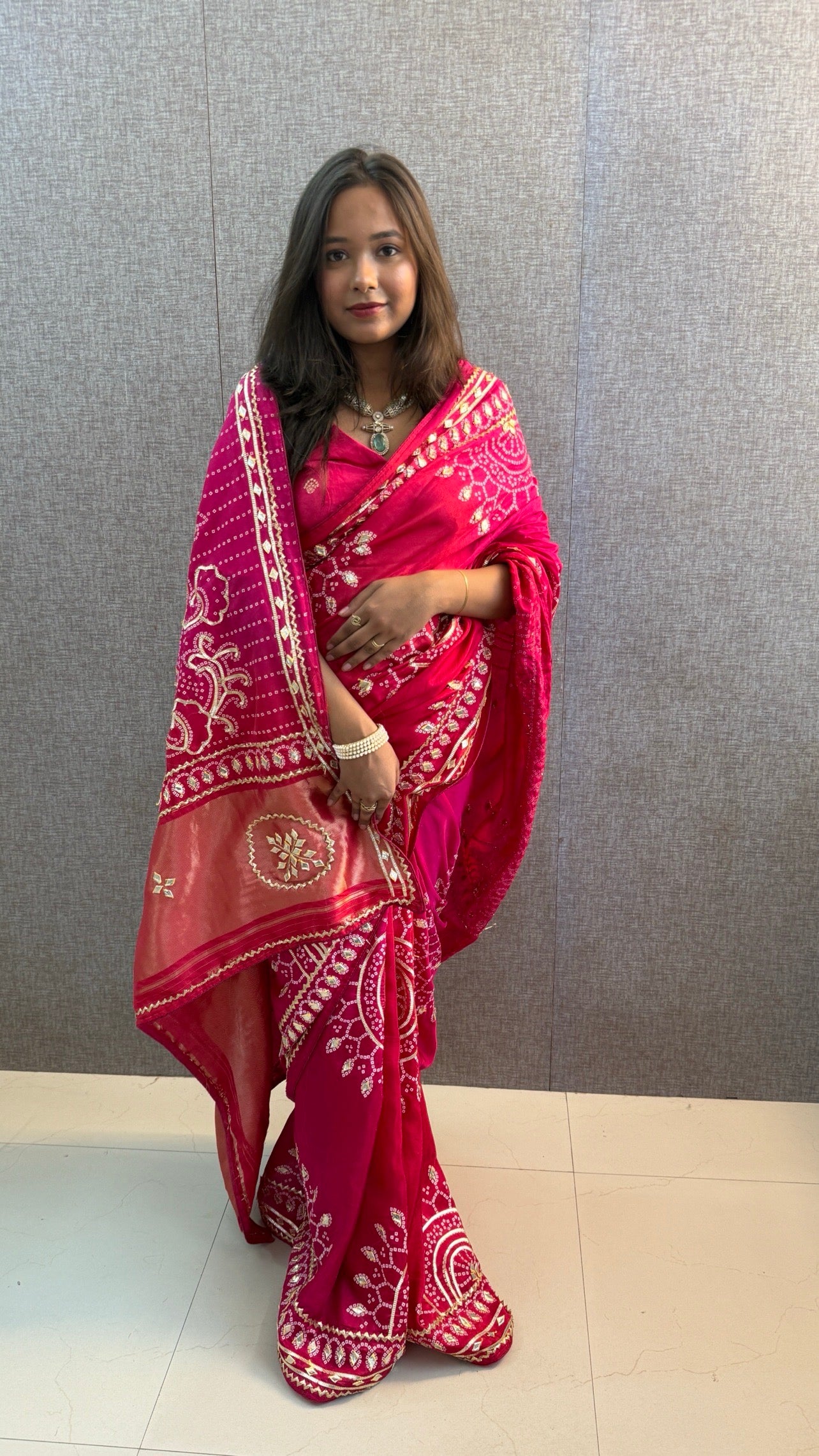 Premium Russian Silk Hand Weaving Saree with Intricate Zari Work – Festive & Wedding Collection