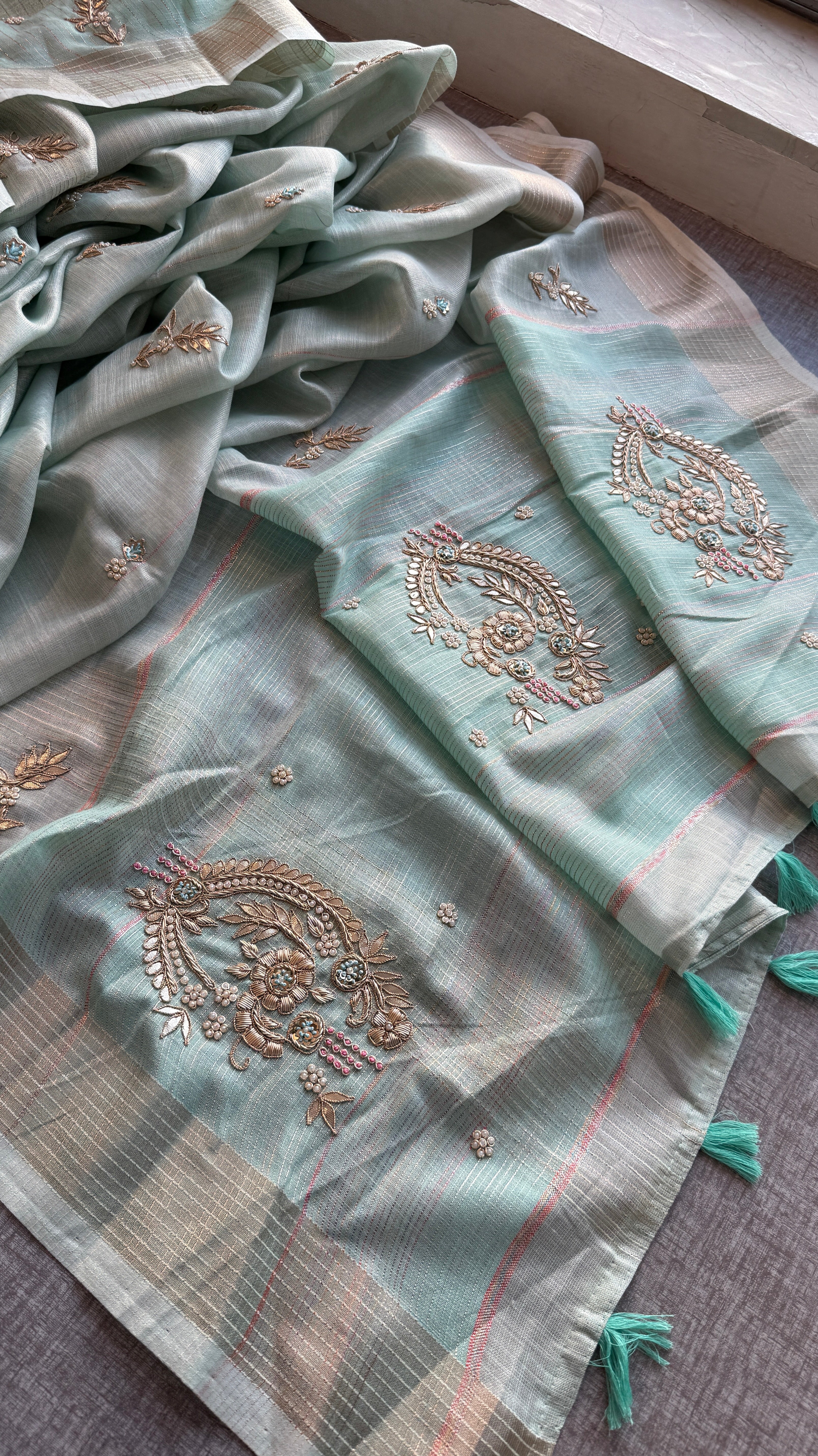 Pure tissue linen with banarasi weaving