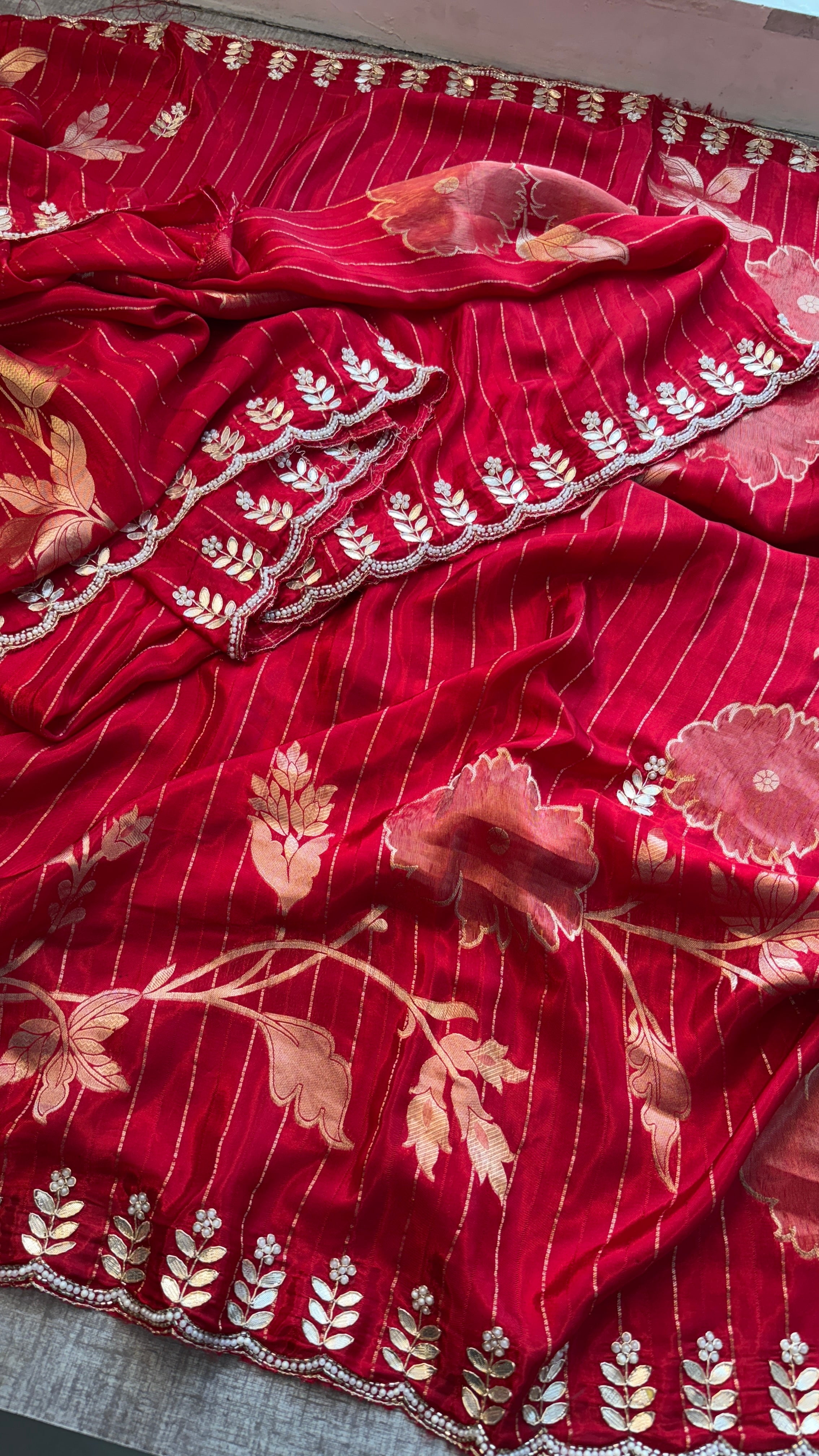 Munga silk saree with scallop border