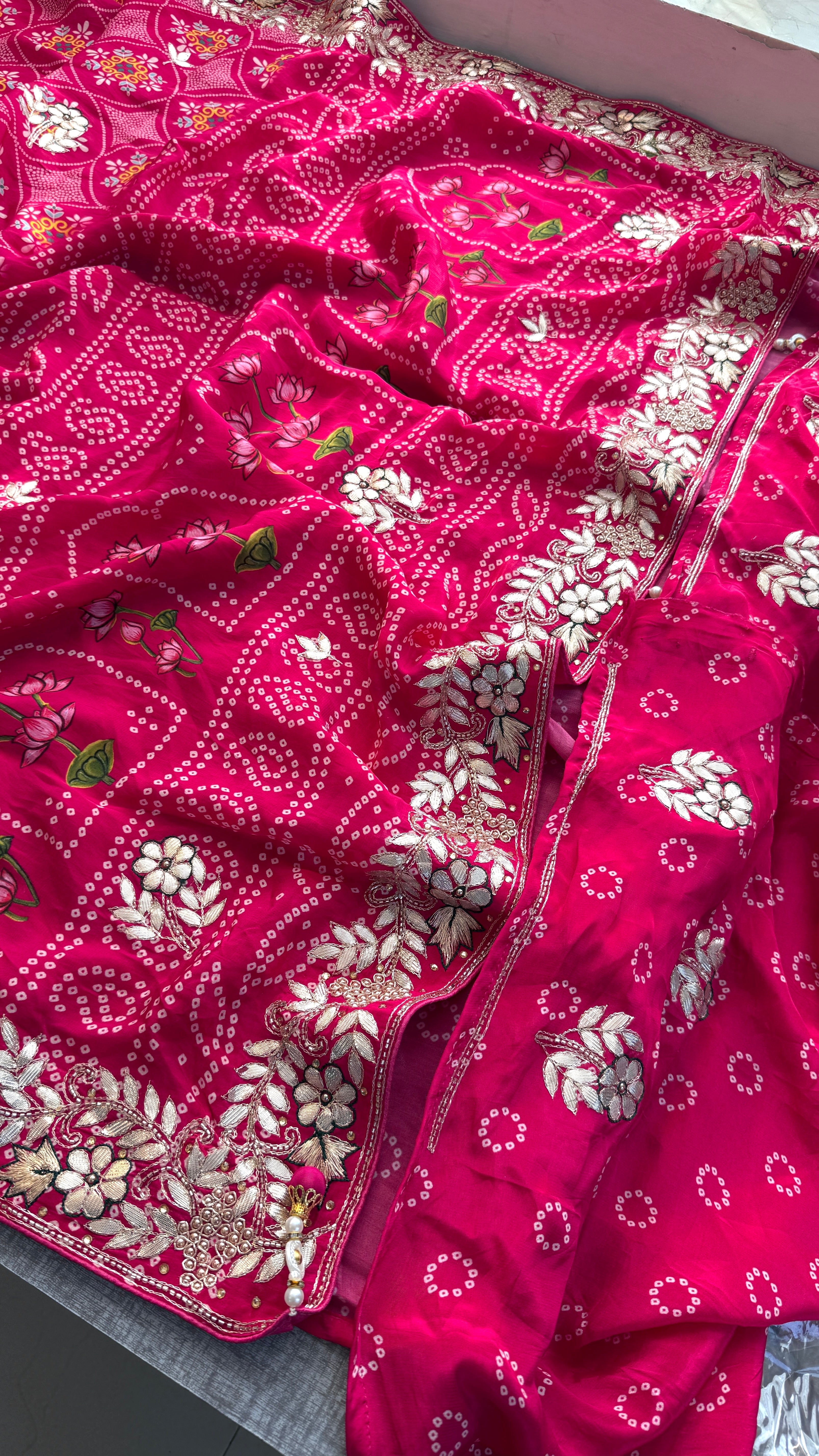 Soft Munga crepe silk saree with gotapatti