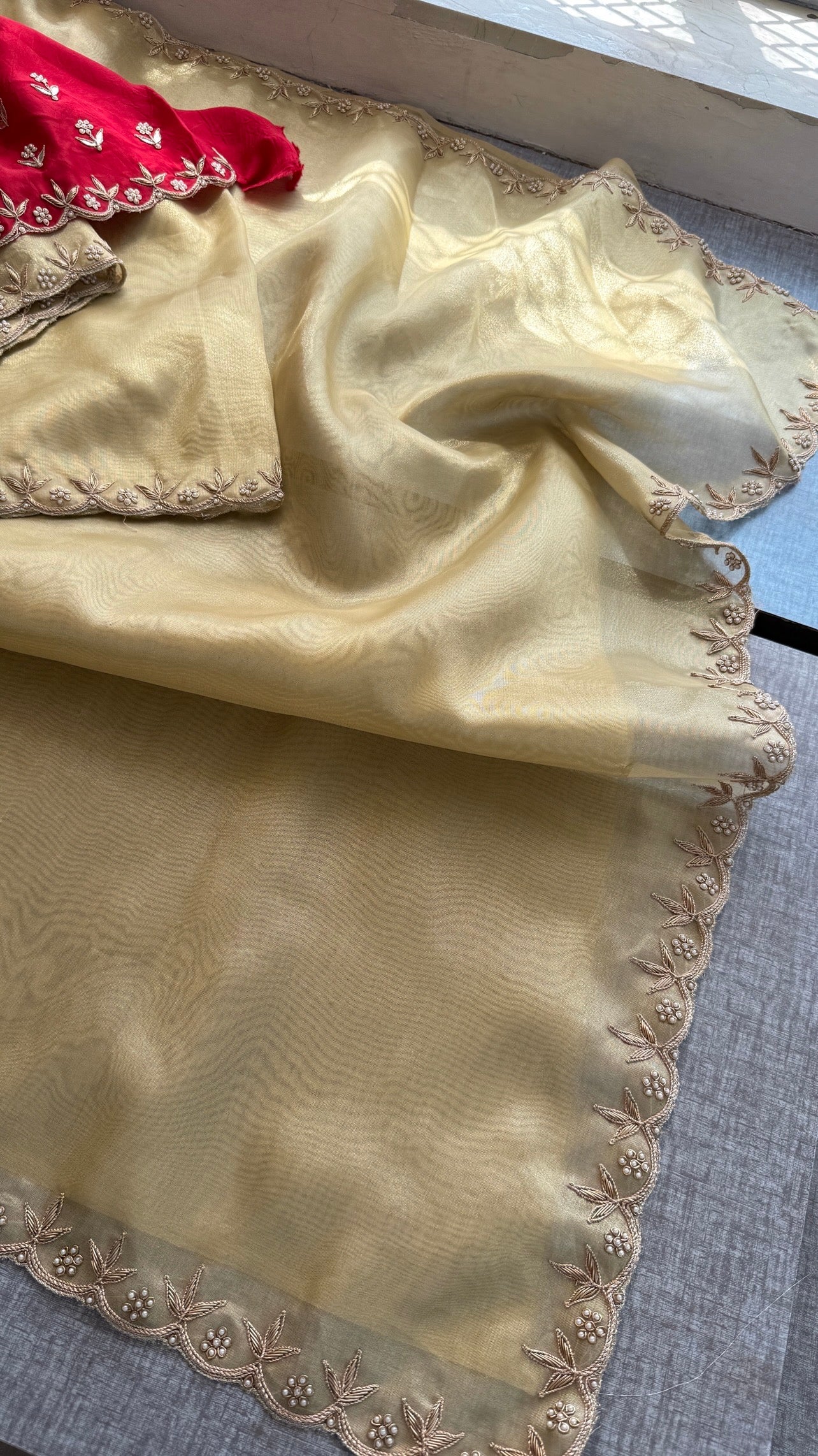 Tissue silk Saree with scallop border all over the Saree