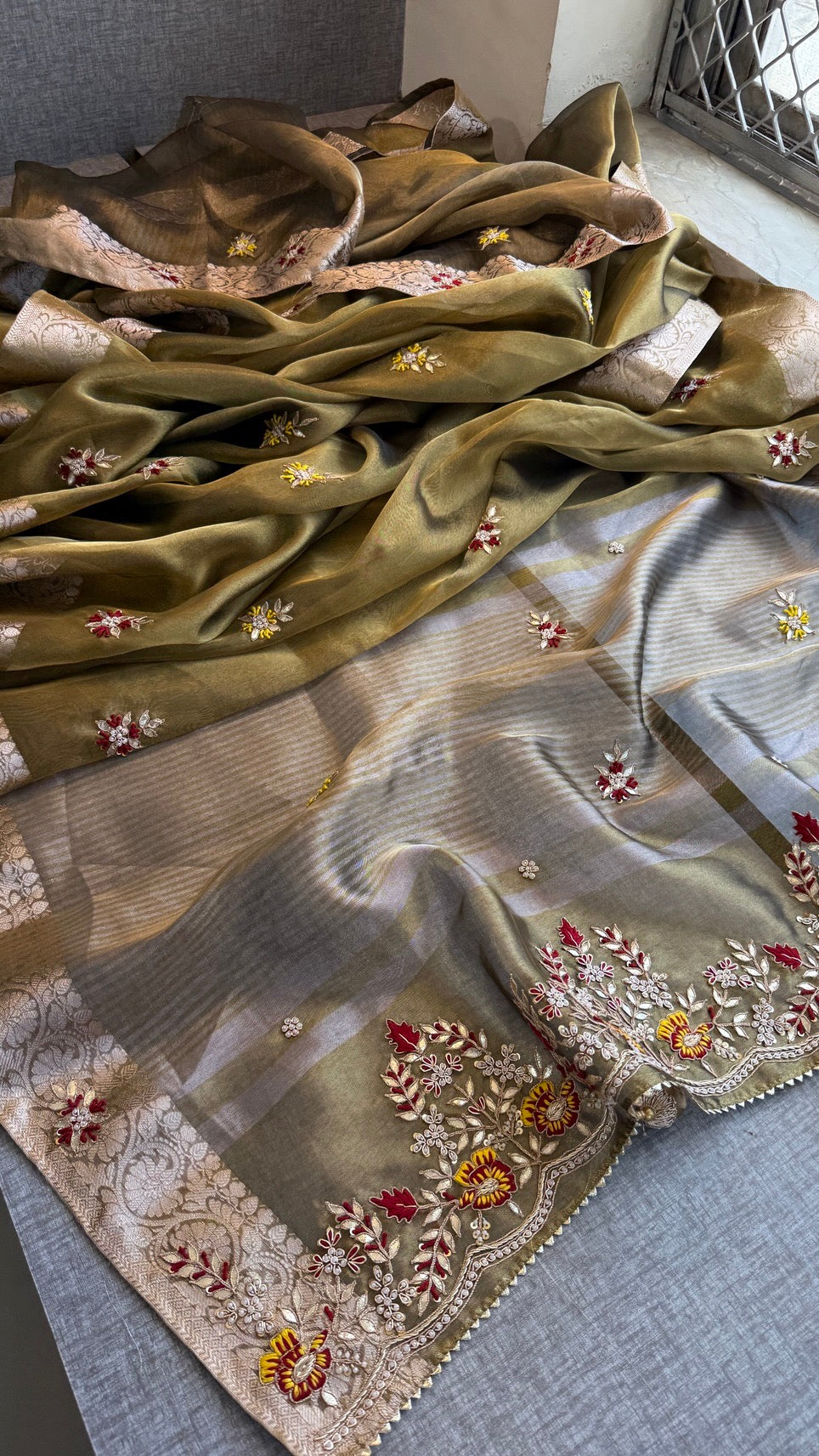 Tissue Silk Banarasi Saree with Gotapatti, Zardozi & Pearl Handwork – Heavy Designer Pallu