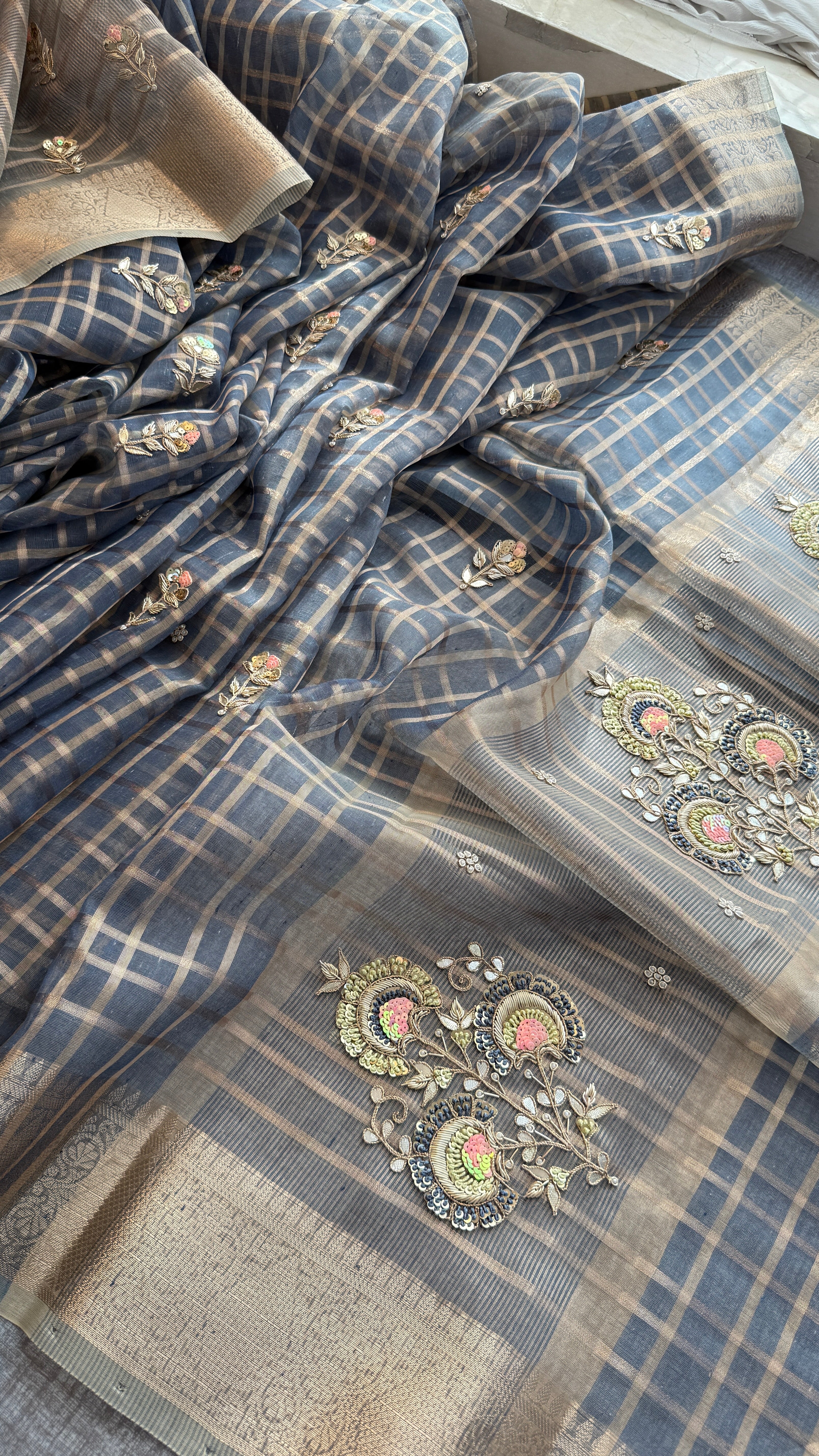 Pure soft tissue silk with checks pattern