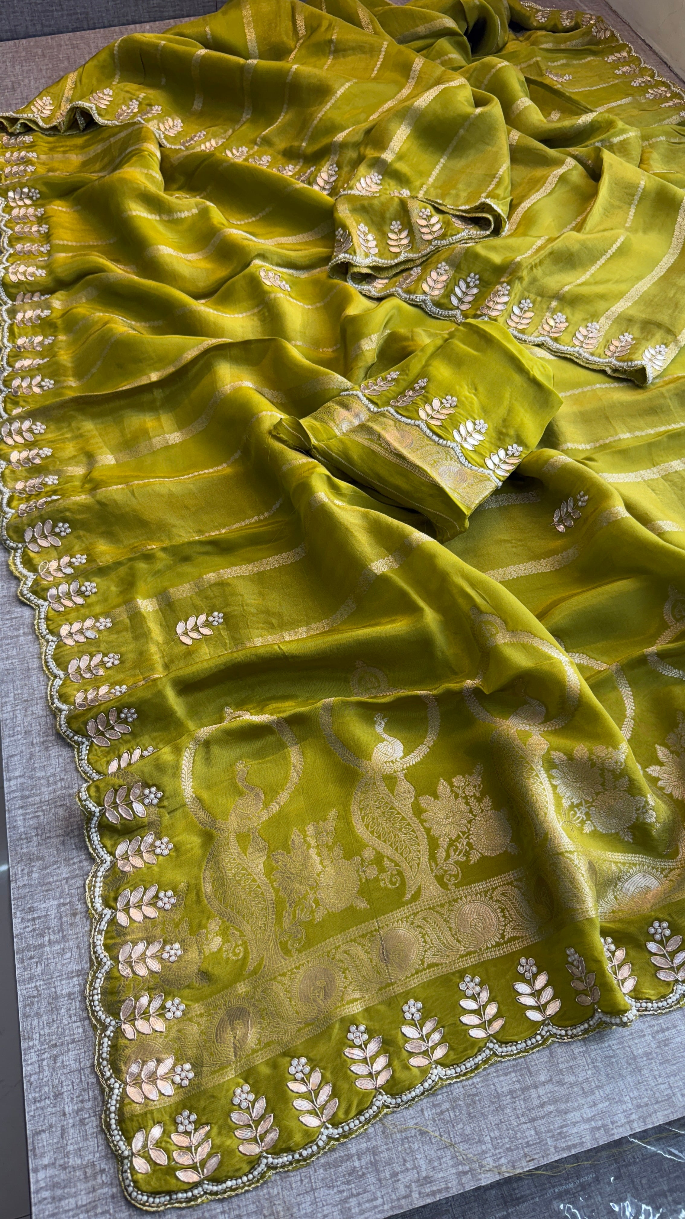 Munga silk saree with scallop border