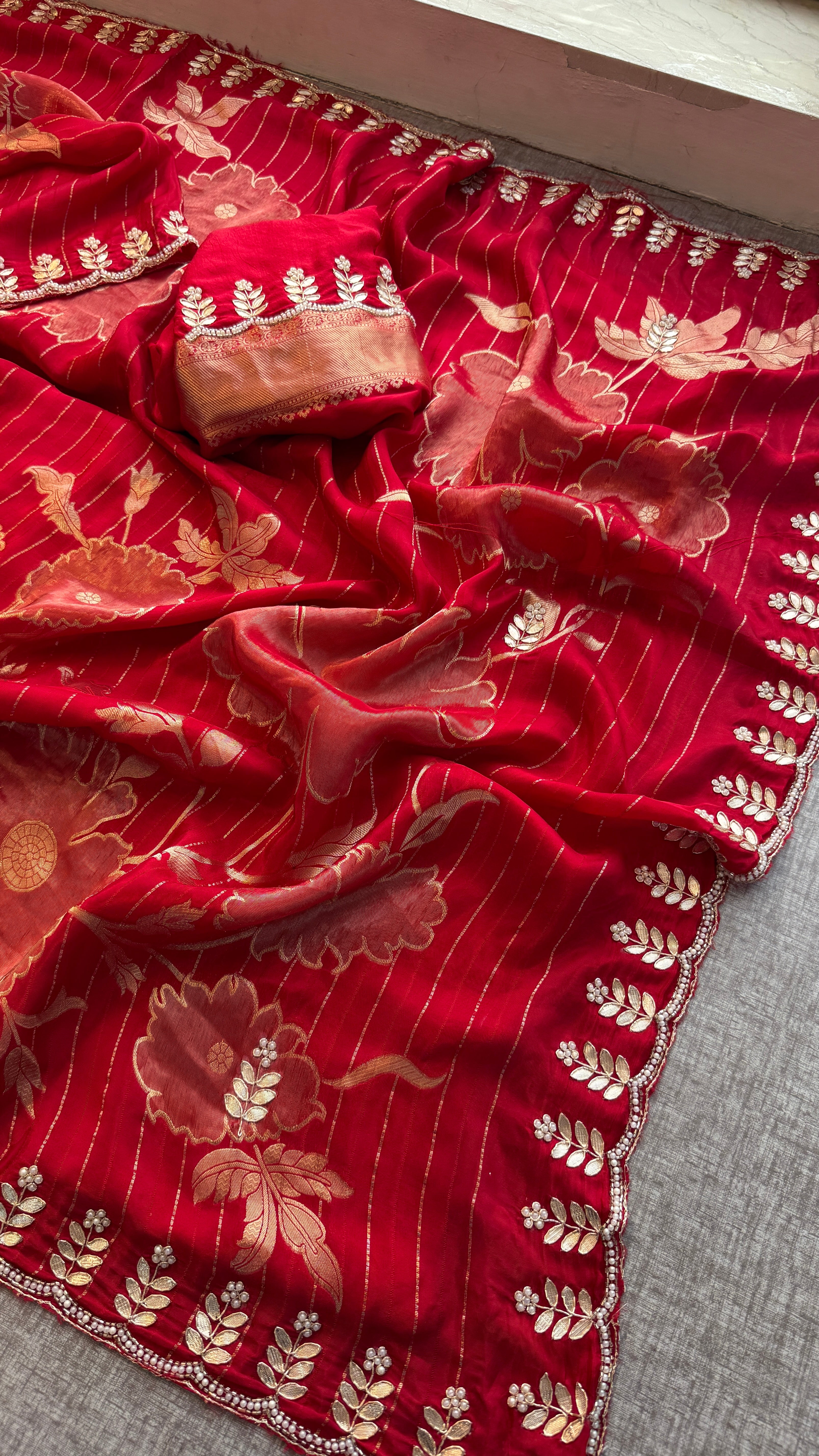 Munga silk saree with scallop border