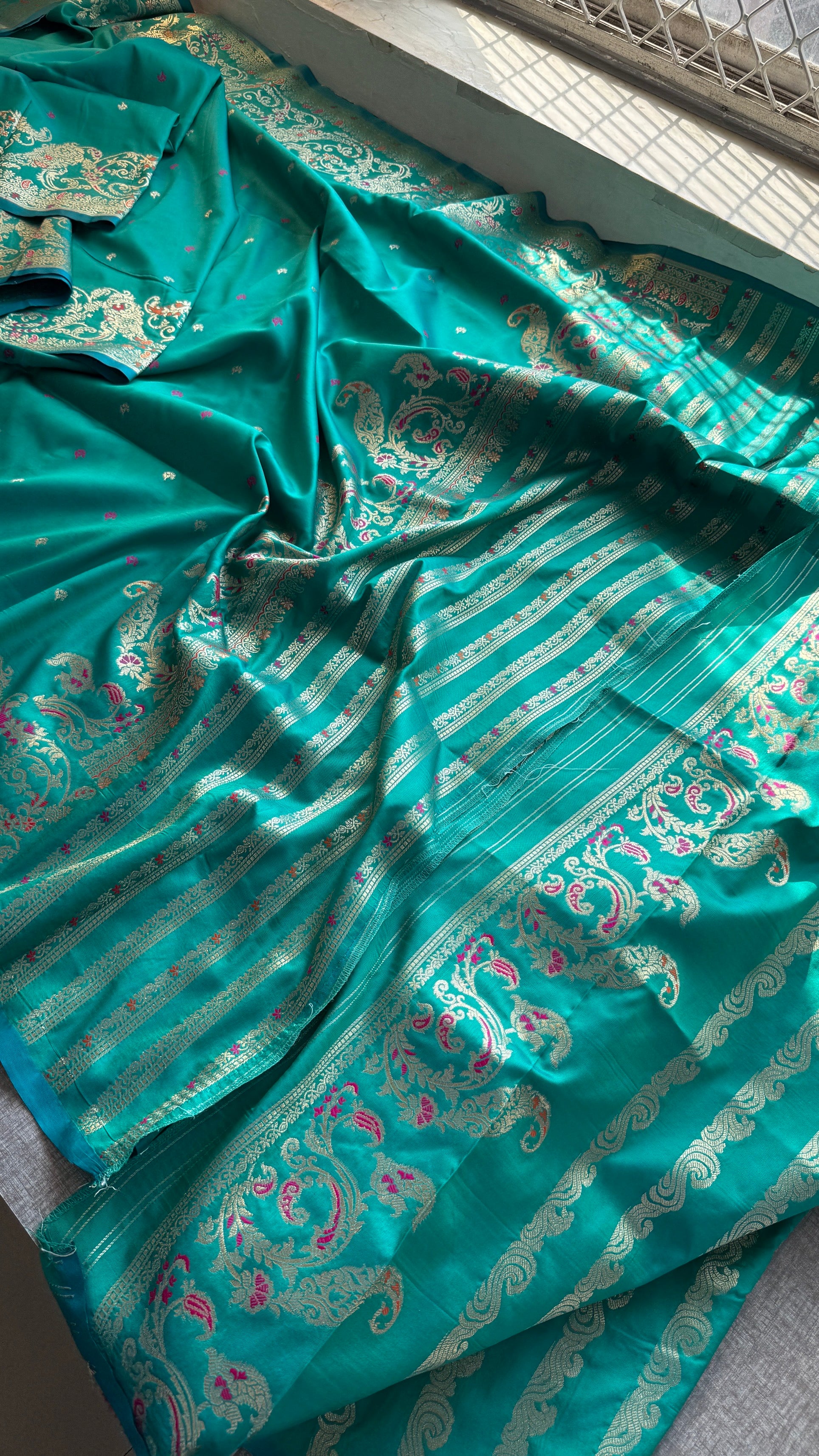 Soft Munga Silk Meena Banarasi Weaving Saree – Classic Royal Banarasi Elegance