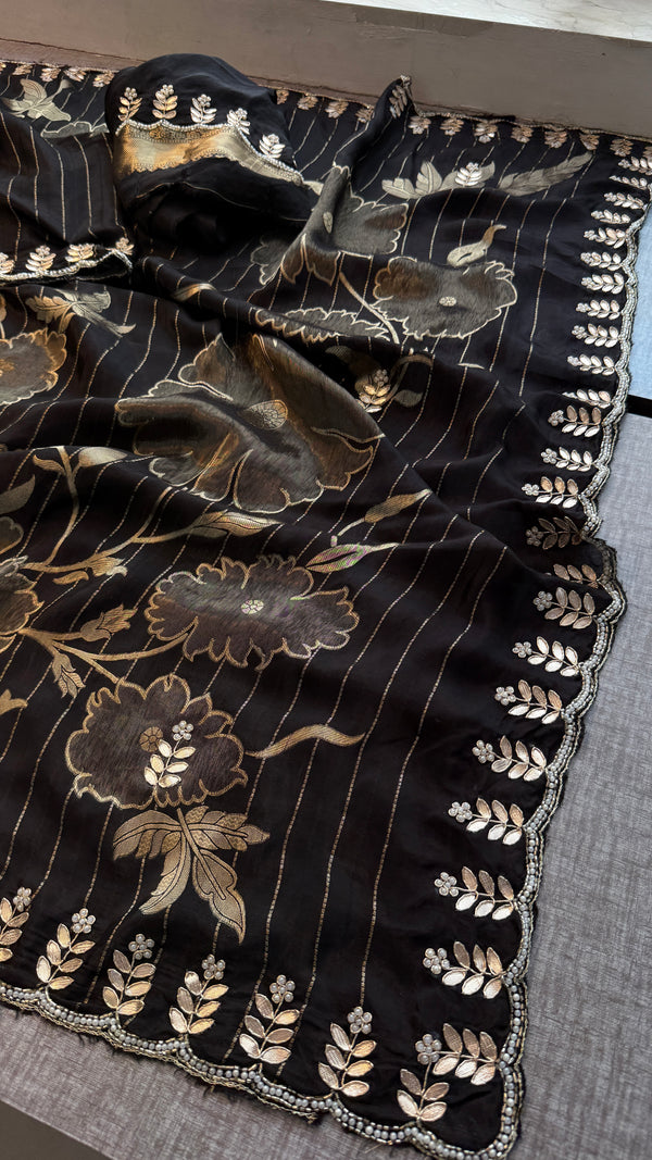 Munga silk saree with scallop border