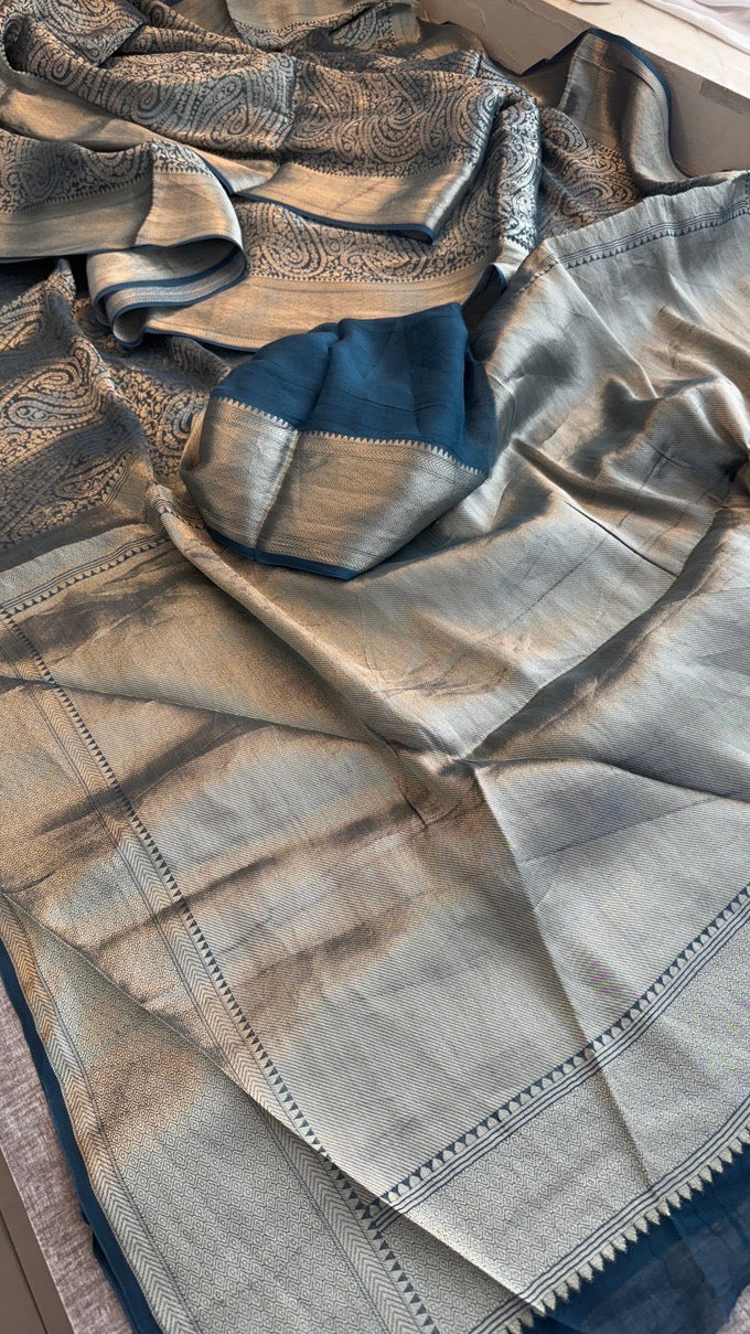 Khaddi Georgette Banarasi Weaving Saree with Elegant Zari Border – Soft Festive Drape