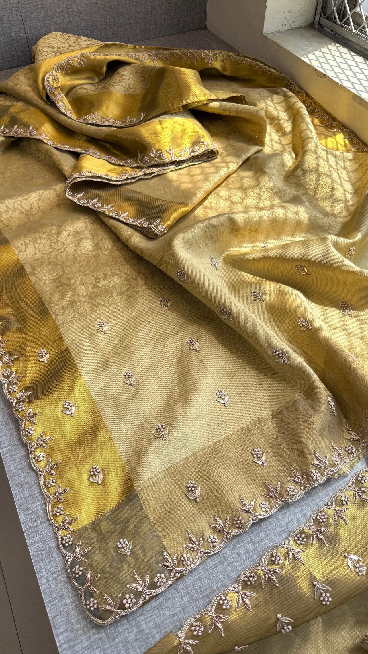 Pure Tissue Silk Banarasi Saree with Moti Work | Handloom Scallop Border Saree
