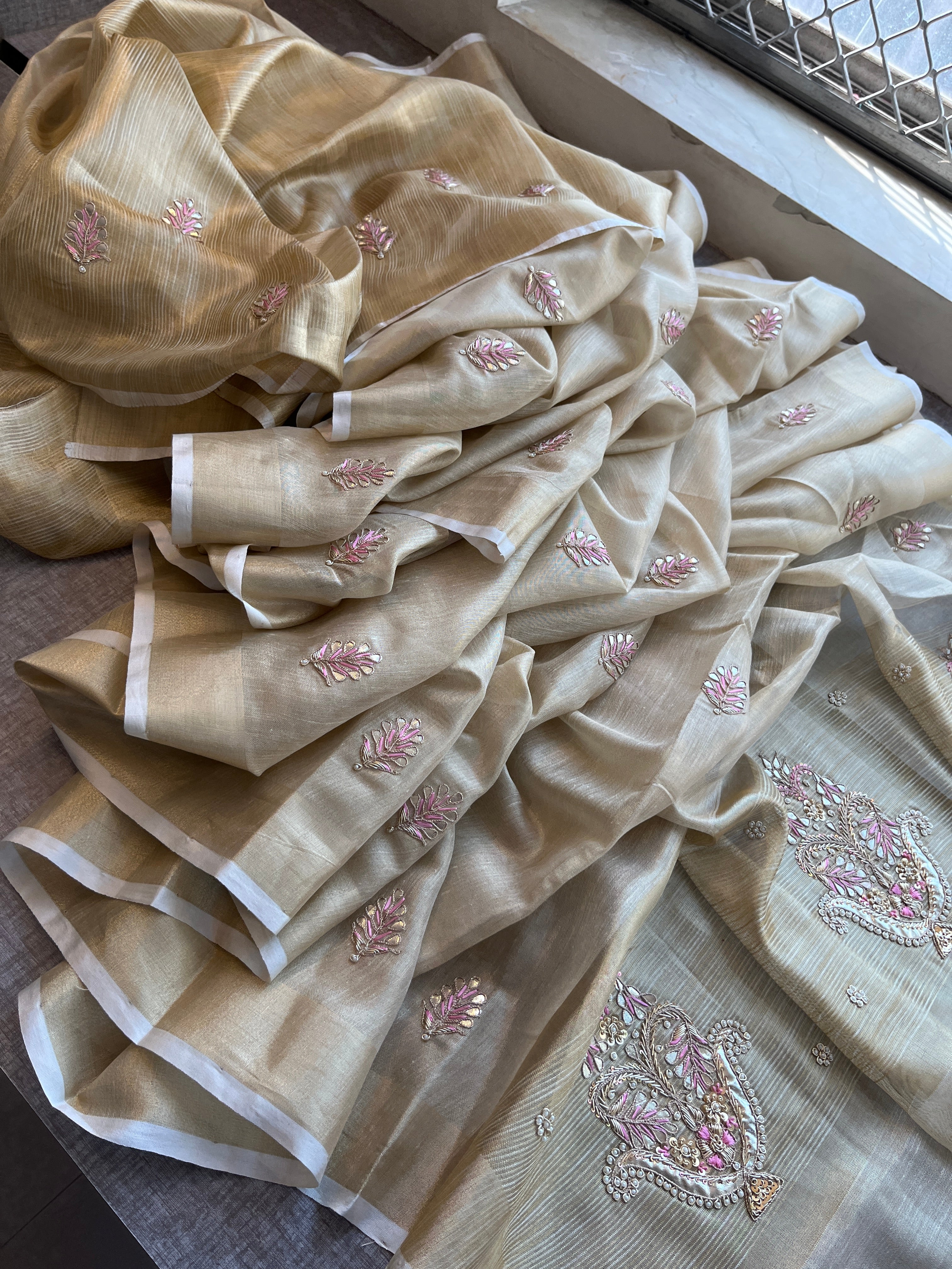 Soft Tissue Linen Silk Saree