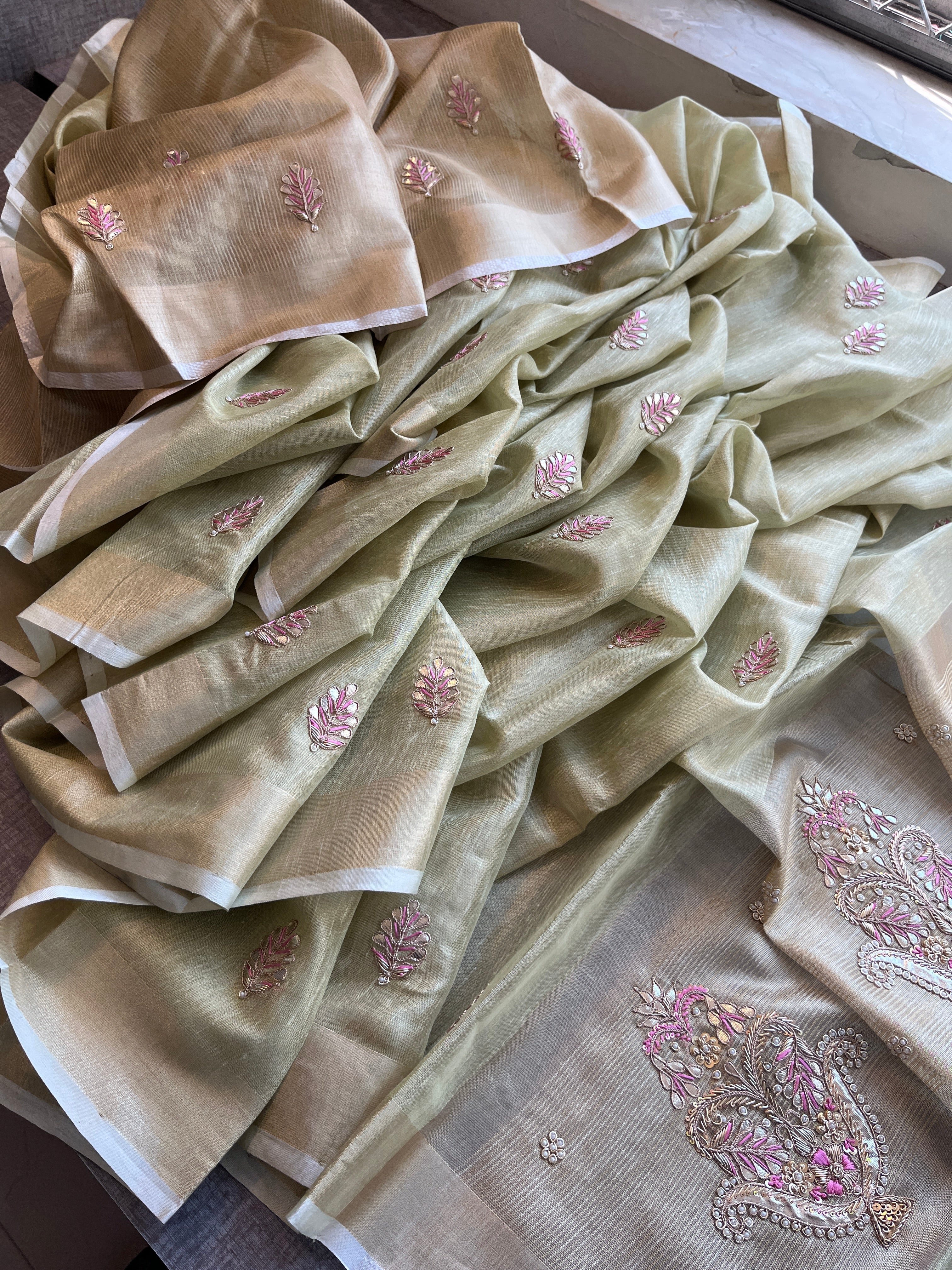 Soft Tissue Linen Silk Saree