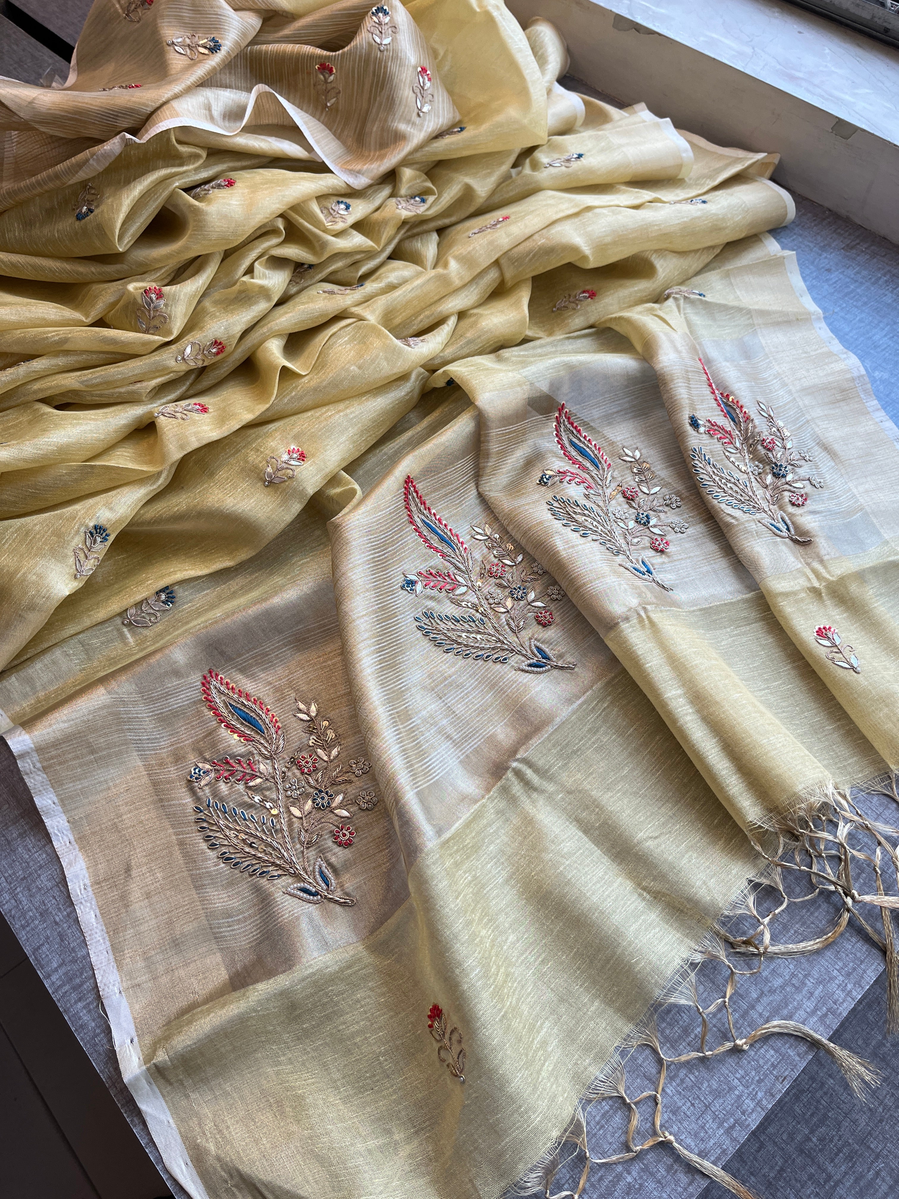 Soft Tissue Linen Silk Saree
