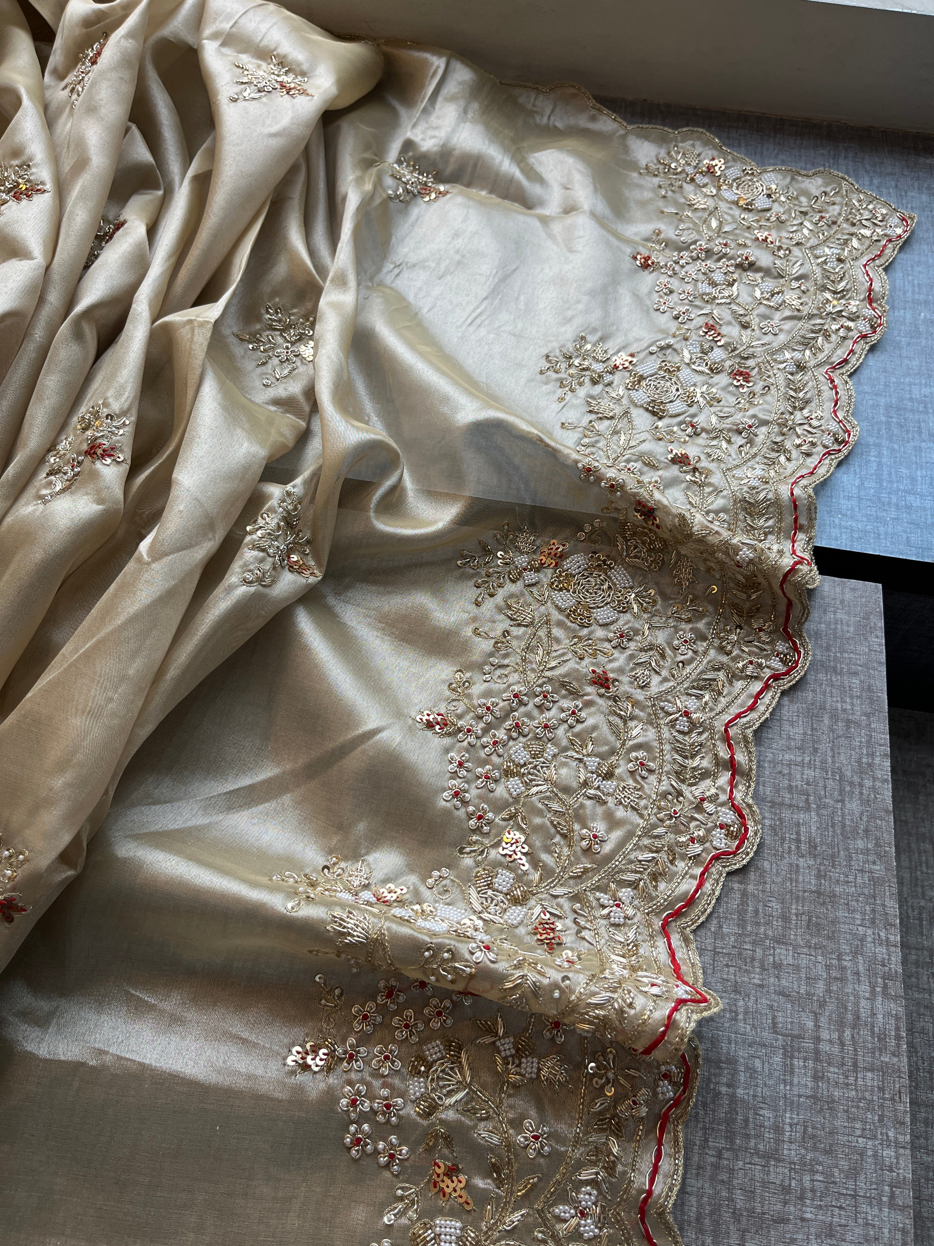 Tissue Silk Saree with Heavy Pallu