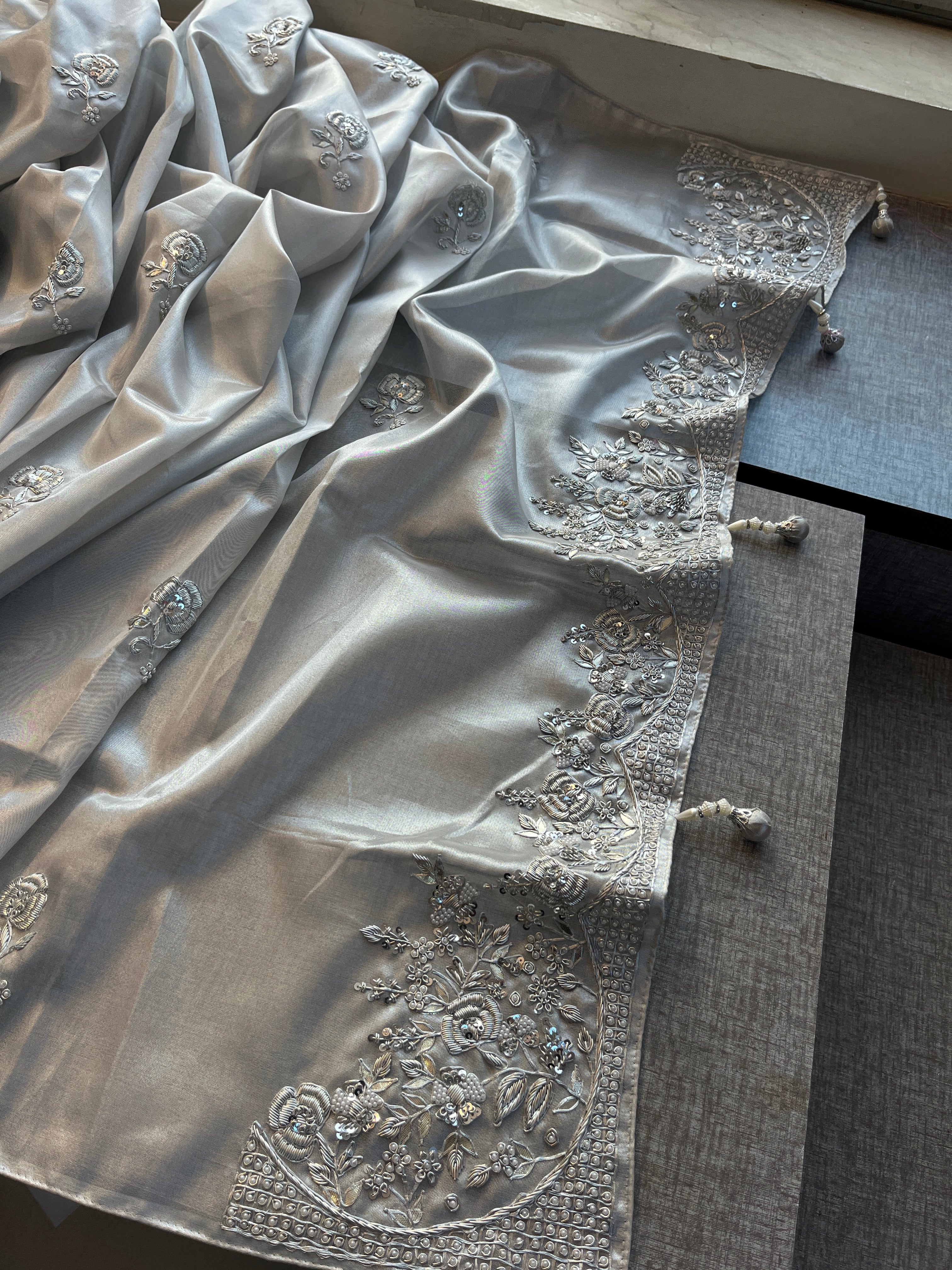 Pure Tissue Handloom Silk with Heavy Pallu