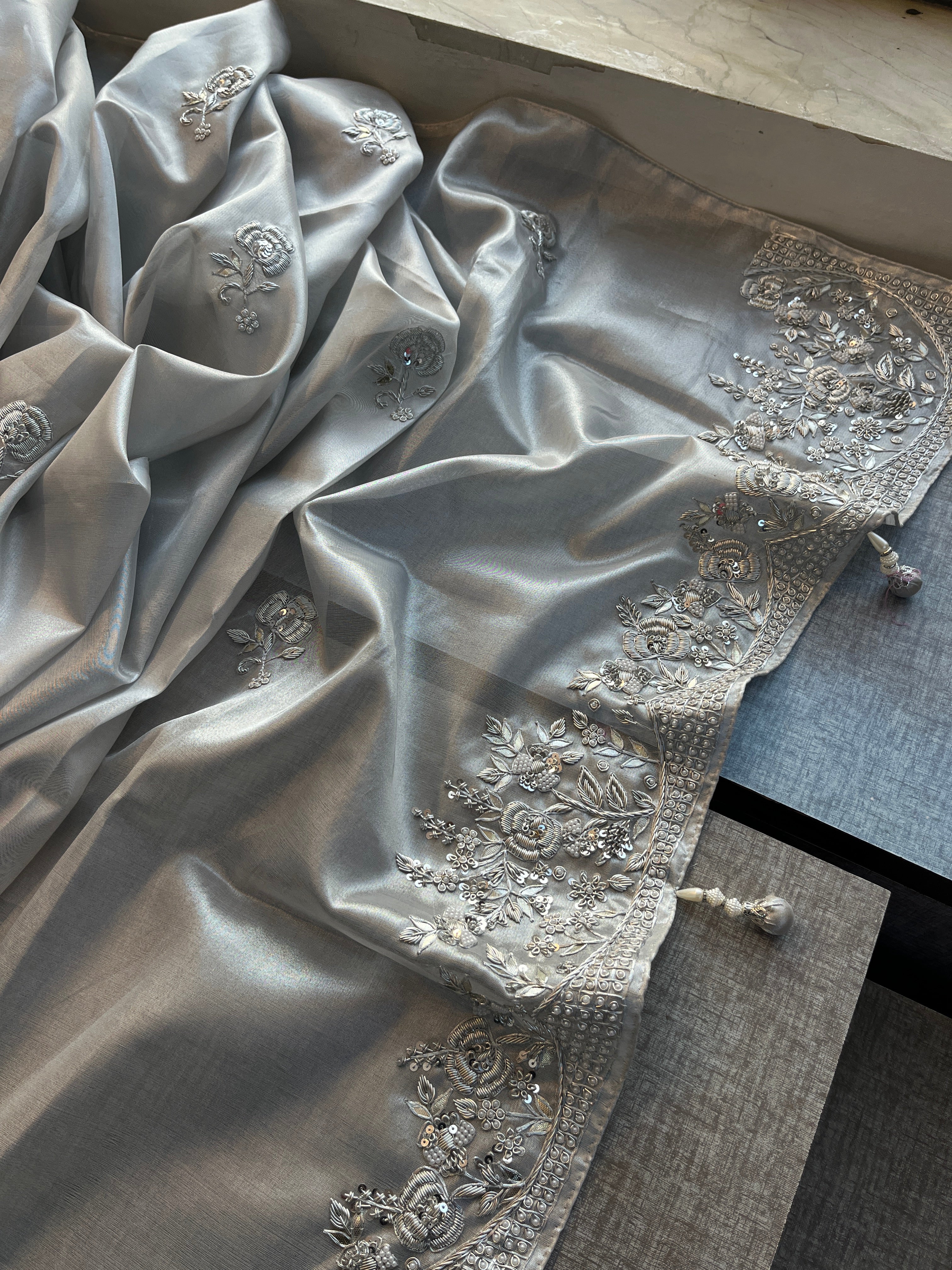 Pure Tissue Handloom Silk with Heavy Pallu