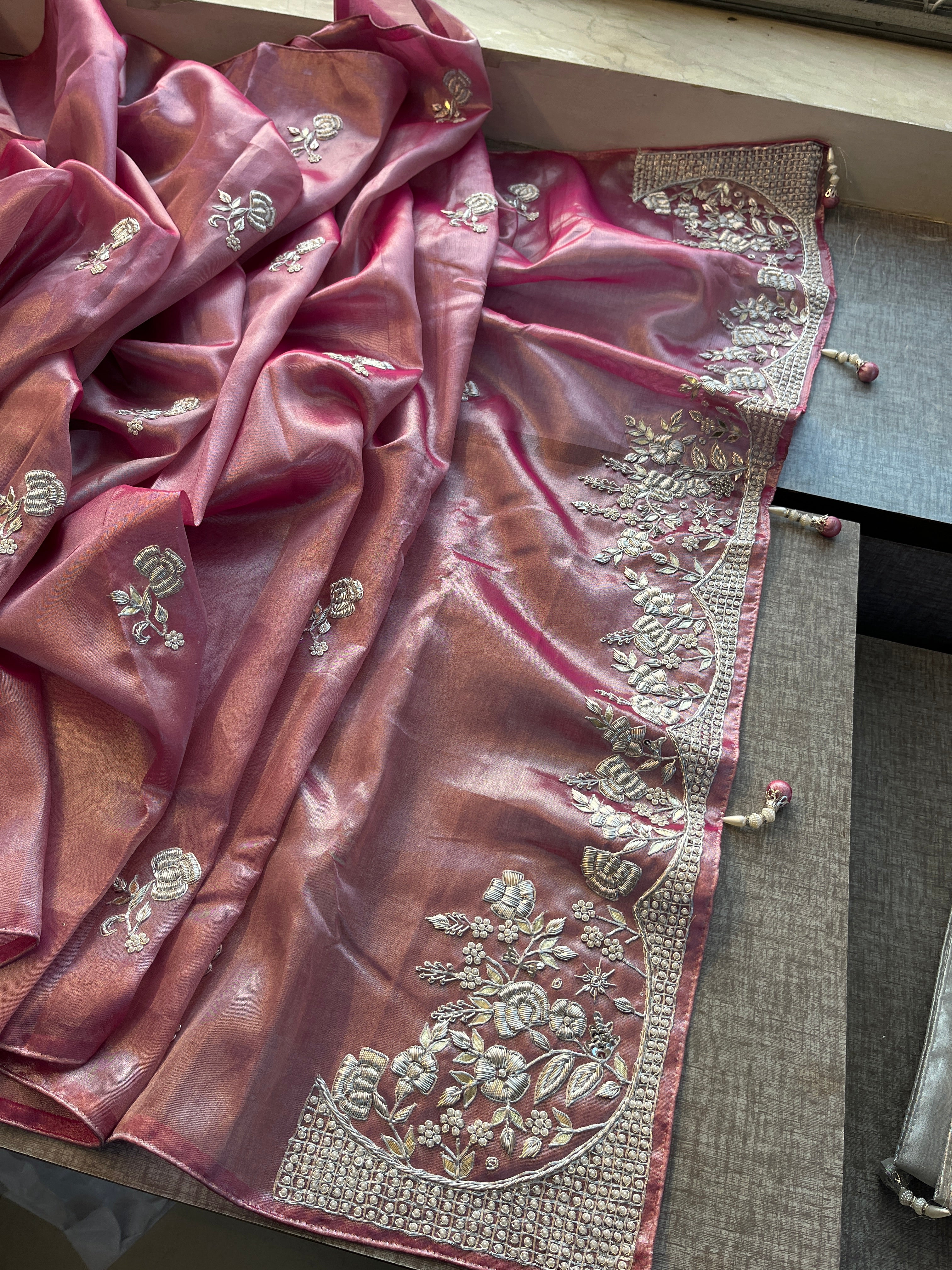 Pure Tissue Handloom Silk with Heavy Pallu